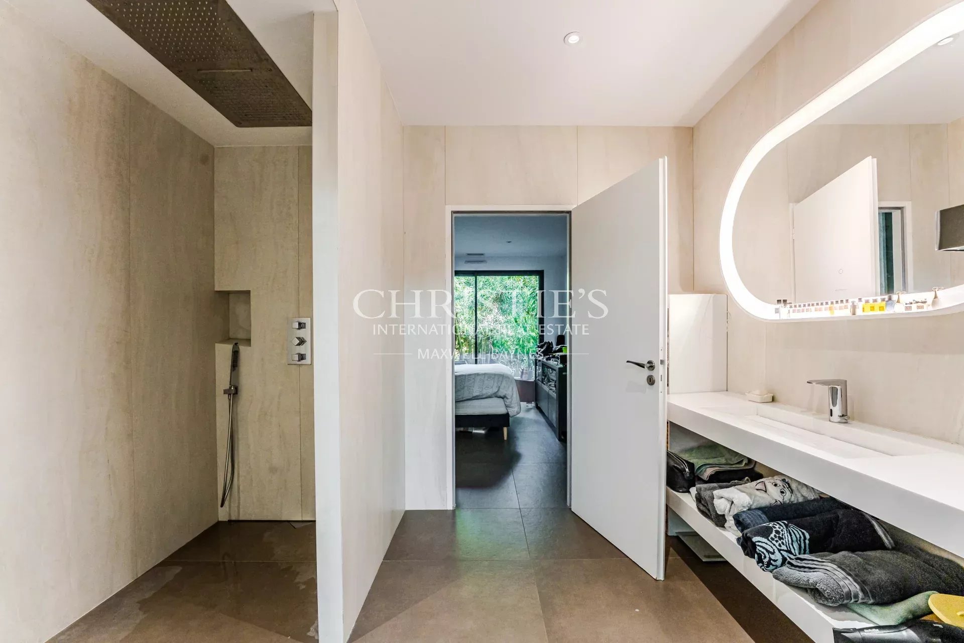 4 Bedroom Villa/Townhouse's Image 4