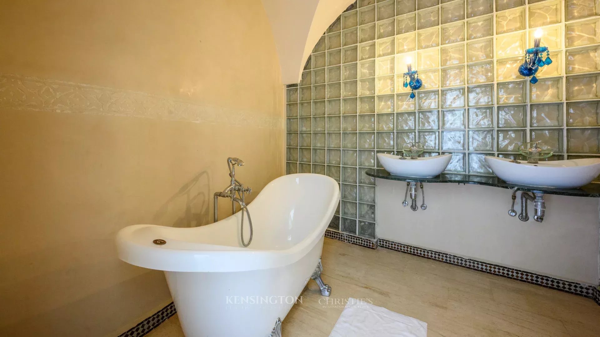 5 Bedroom Villa/Townhouse's Image 37