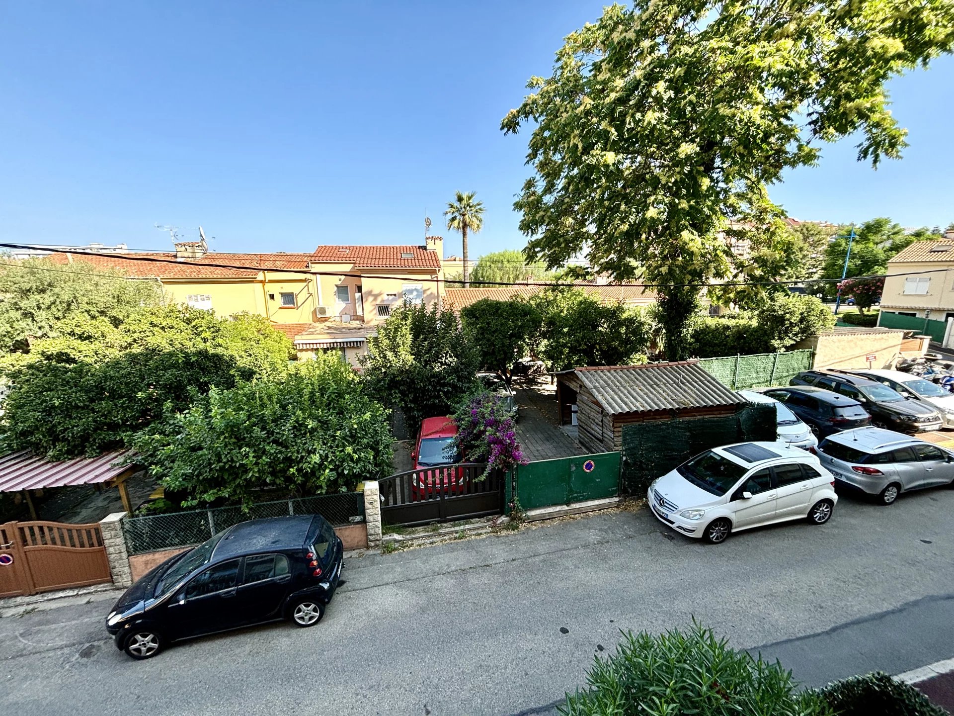 EXCLUSIVITE - NUE PROPRIETE F2 traversant balcons CAVE PARKING collectif