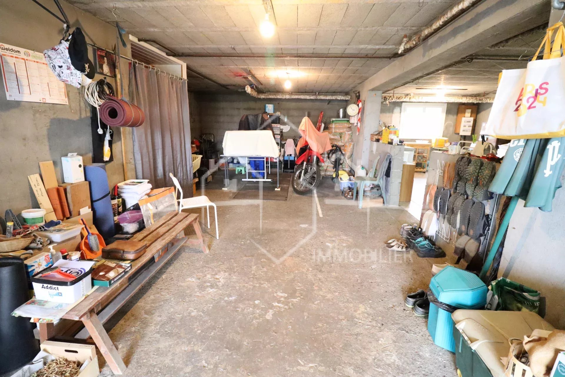 MAISON T4 AVEC VUE, SOUS-SOL ET PISCINE