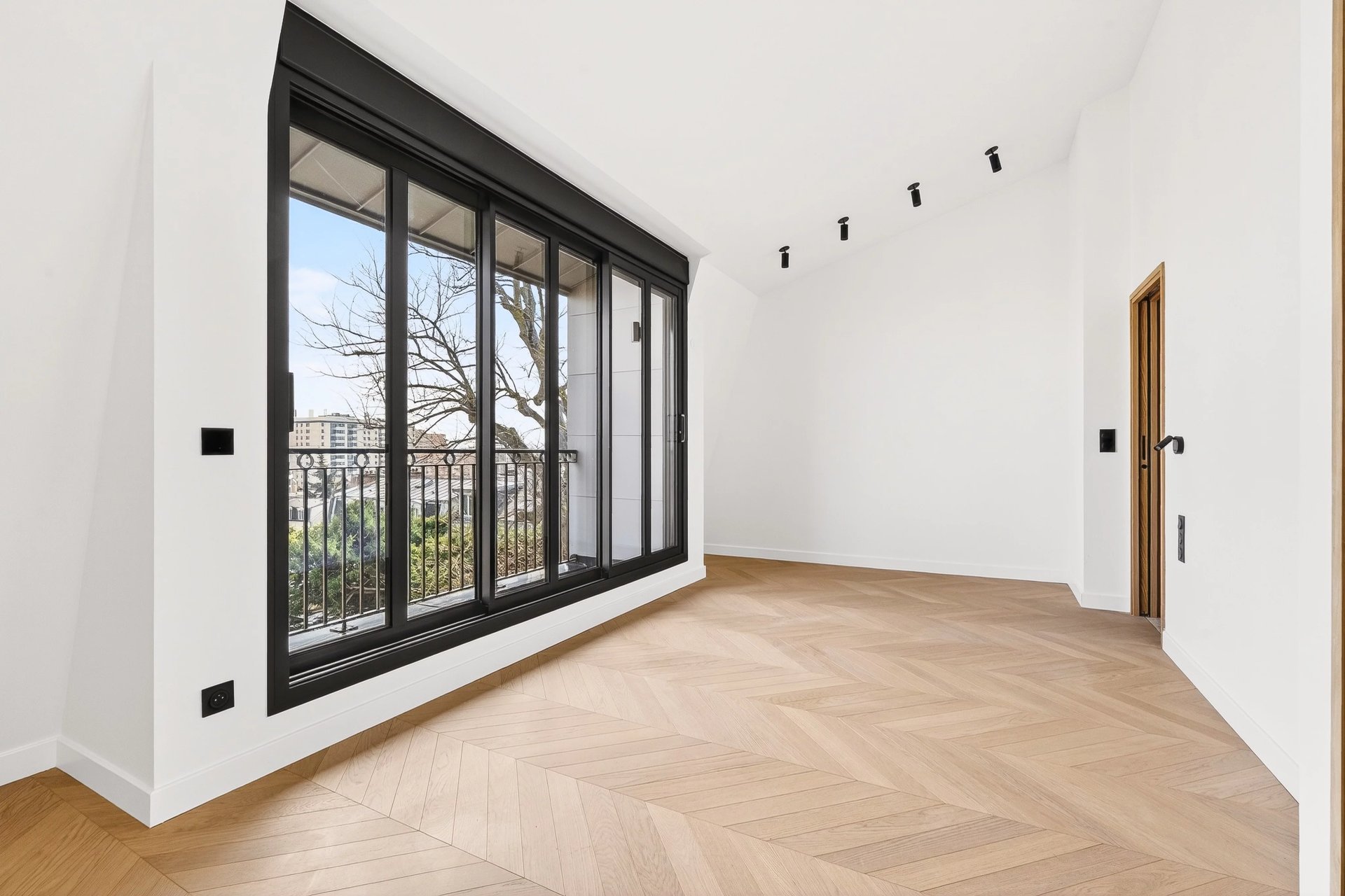 5 Bedroom Villa/Townhouse's Image 10