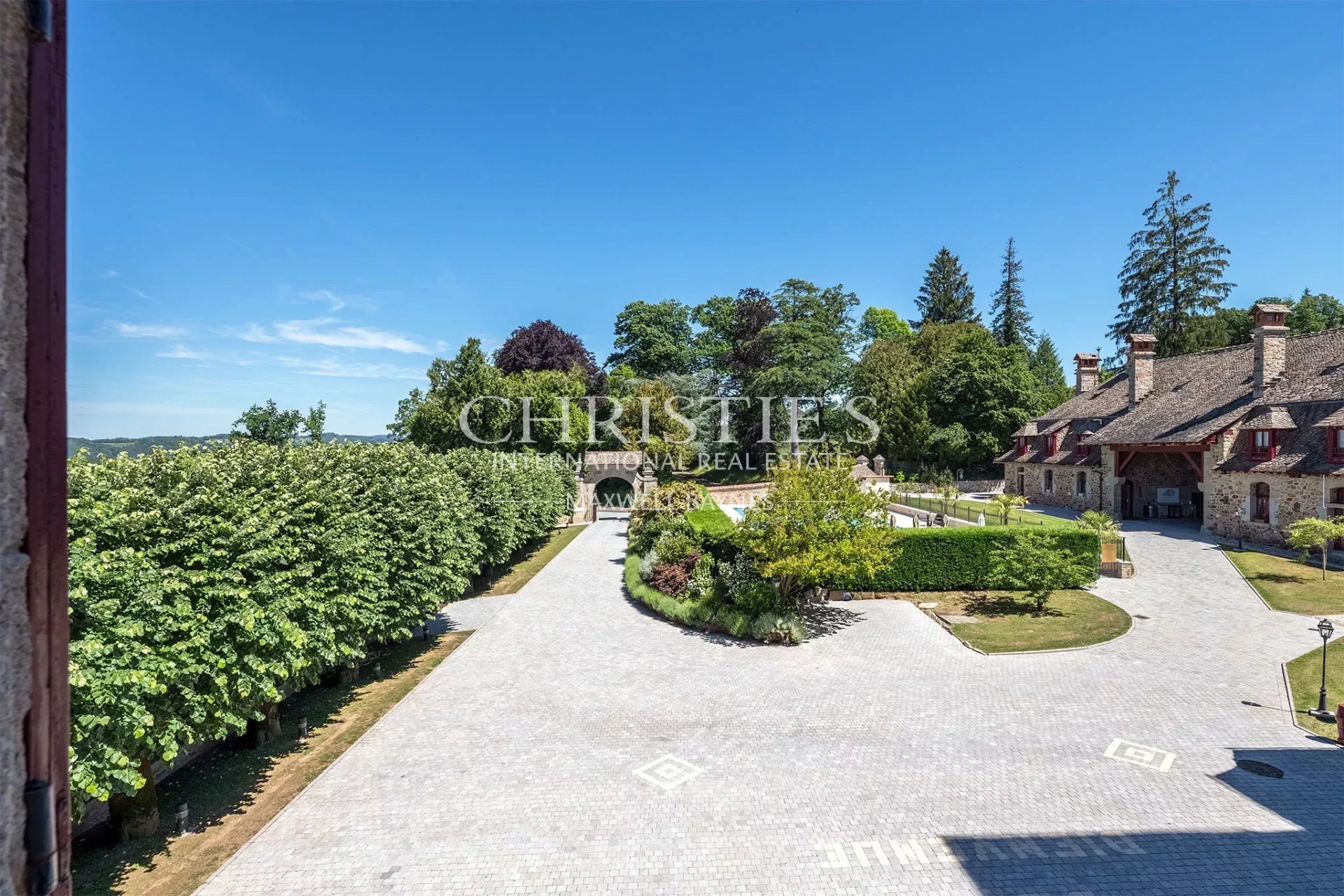 38 Bedroom Chateau's Image 63