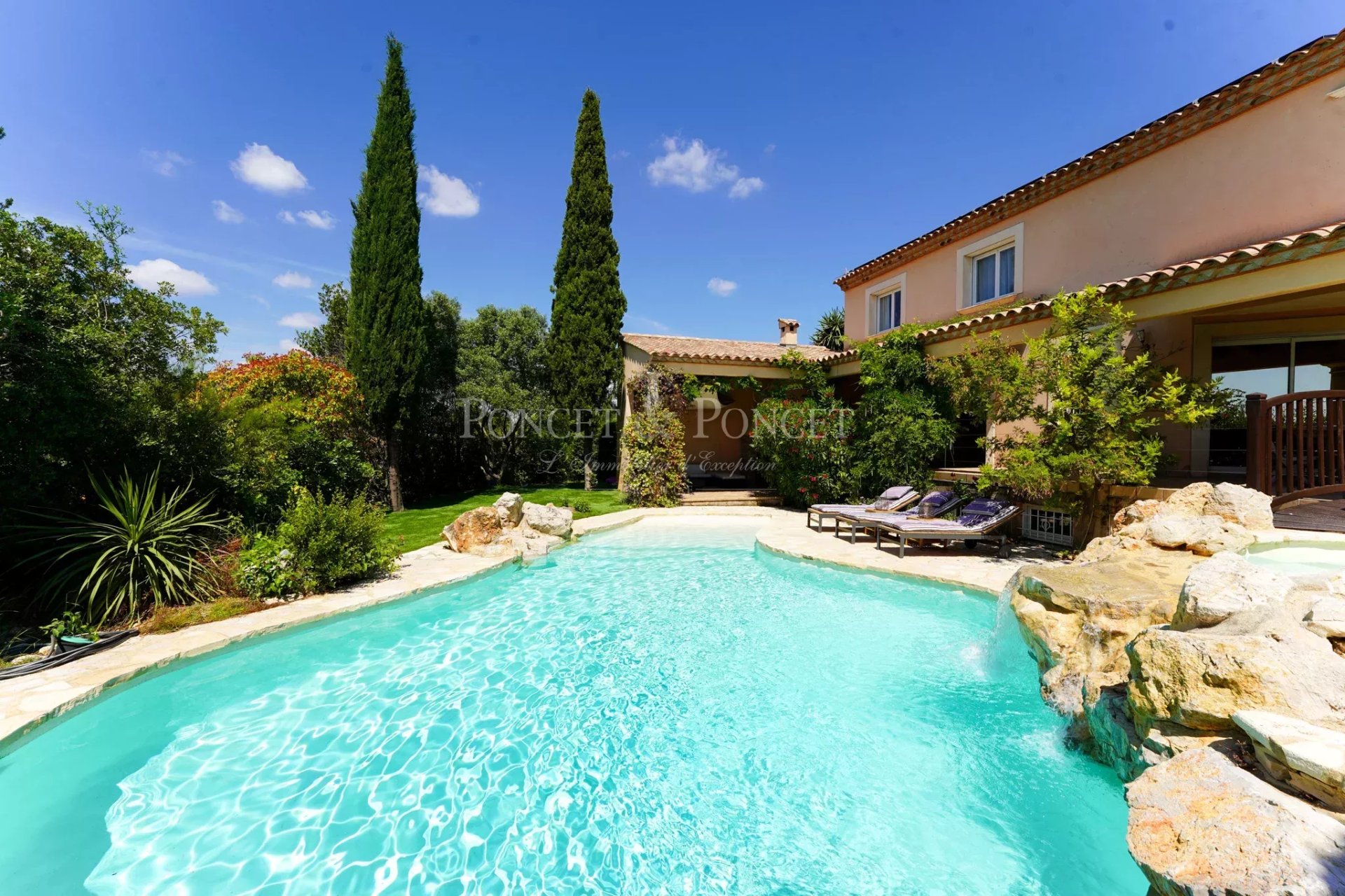 5 Bedroom Villa/Townhouse's Image 22
