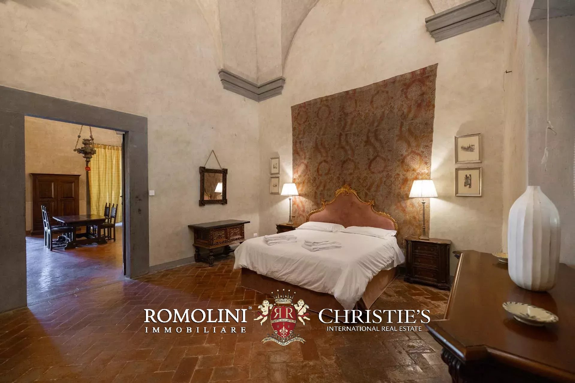 71 Bedroom Chateau's Image 72