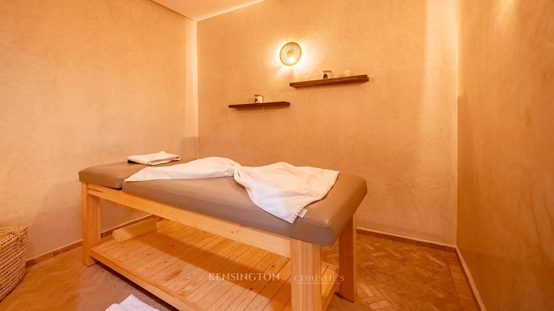 6 Bedroom Villa/Townhouse's Image 39