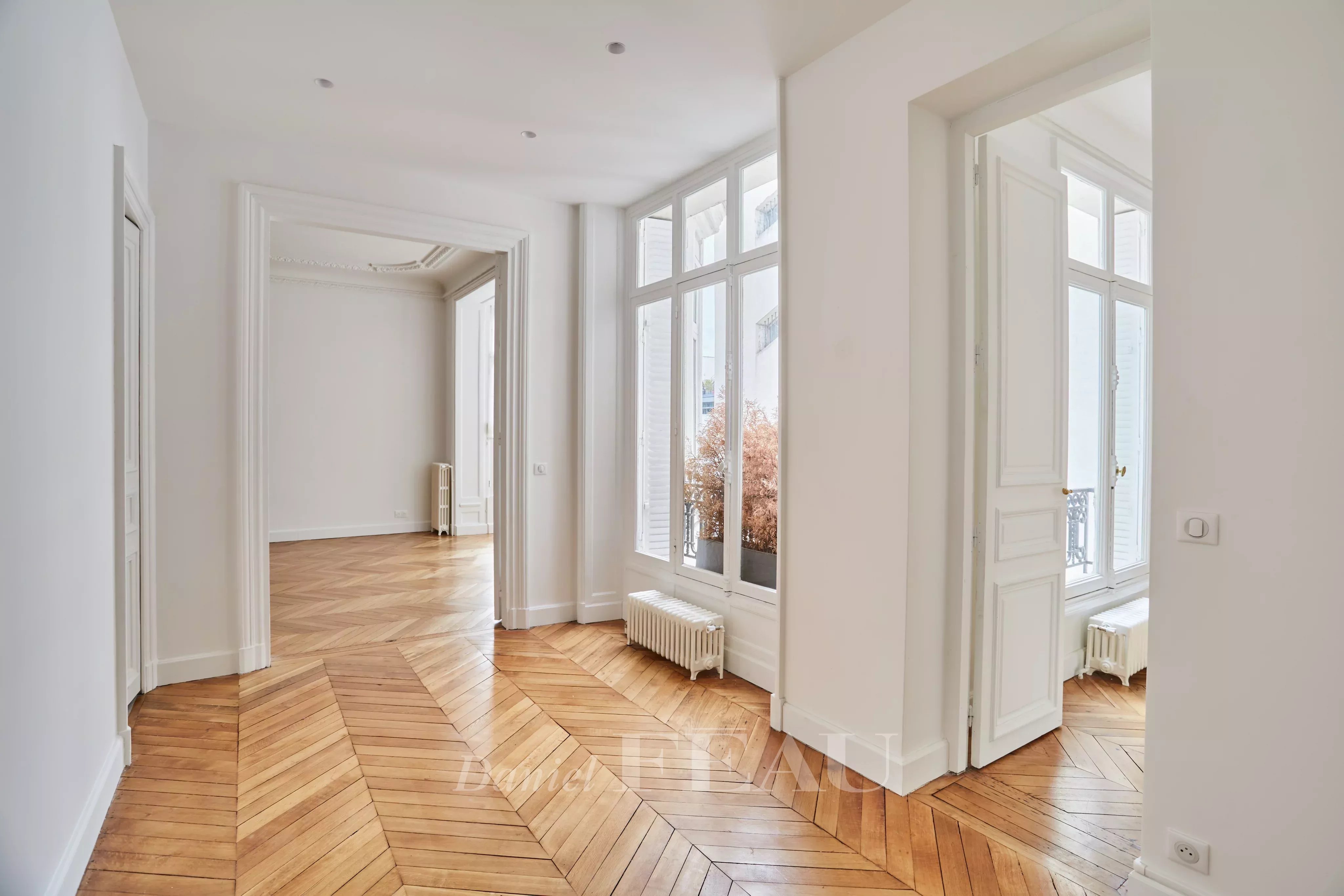 Sale Apartment Paris 17th