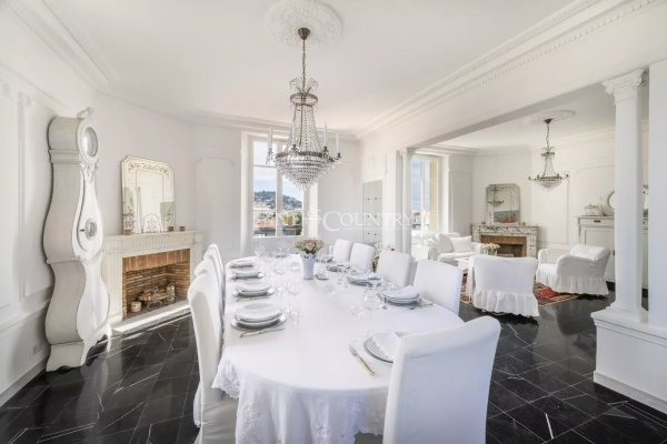 Fifth-floor Bourgeois Apartment For Sale in Cannes — photo 5