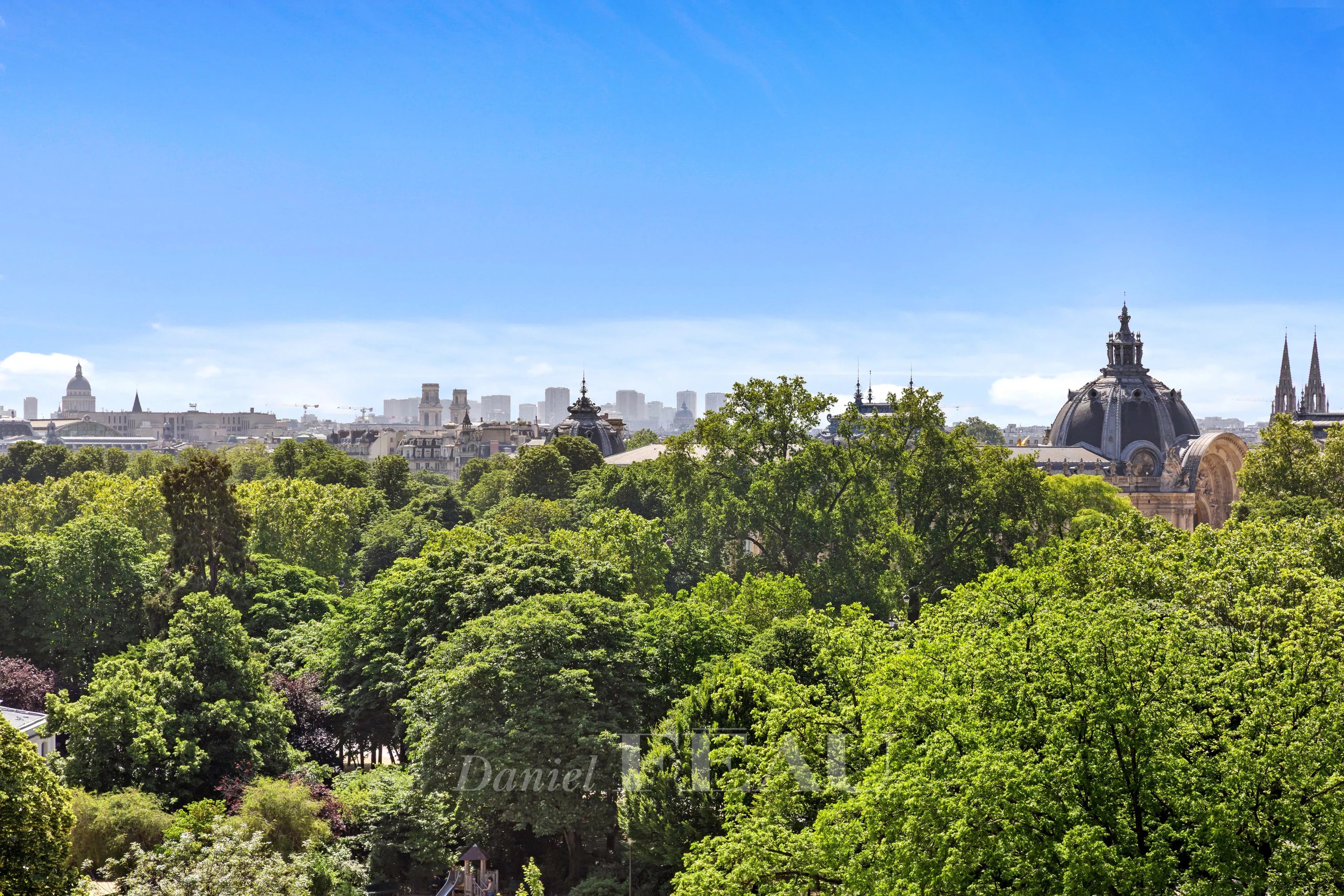 Sale Apartment Paris 8th