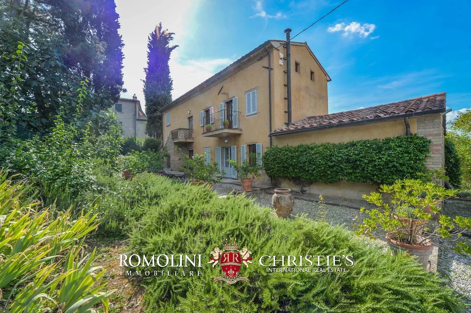 6 Bedroom Villa/Townhouse's Image 4