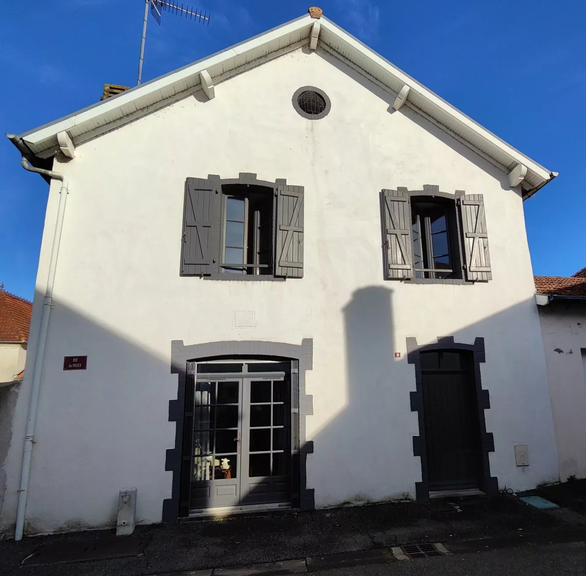 Appartement au premier étage avec trois chambres et jardin