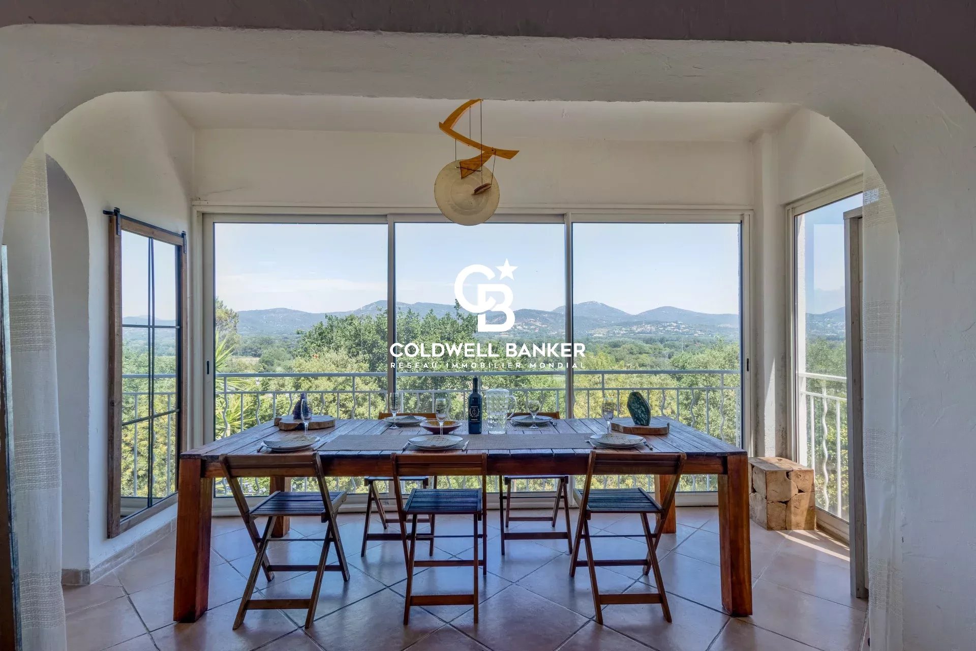 Maison de charme en domaine privé – piscine, tennis et nature