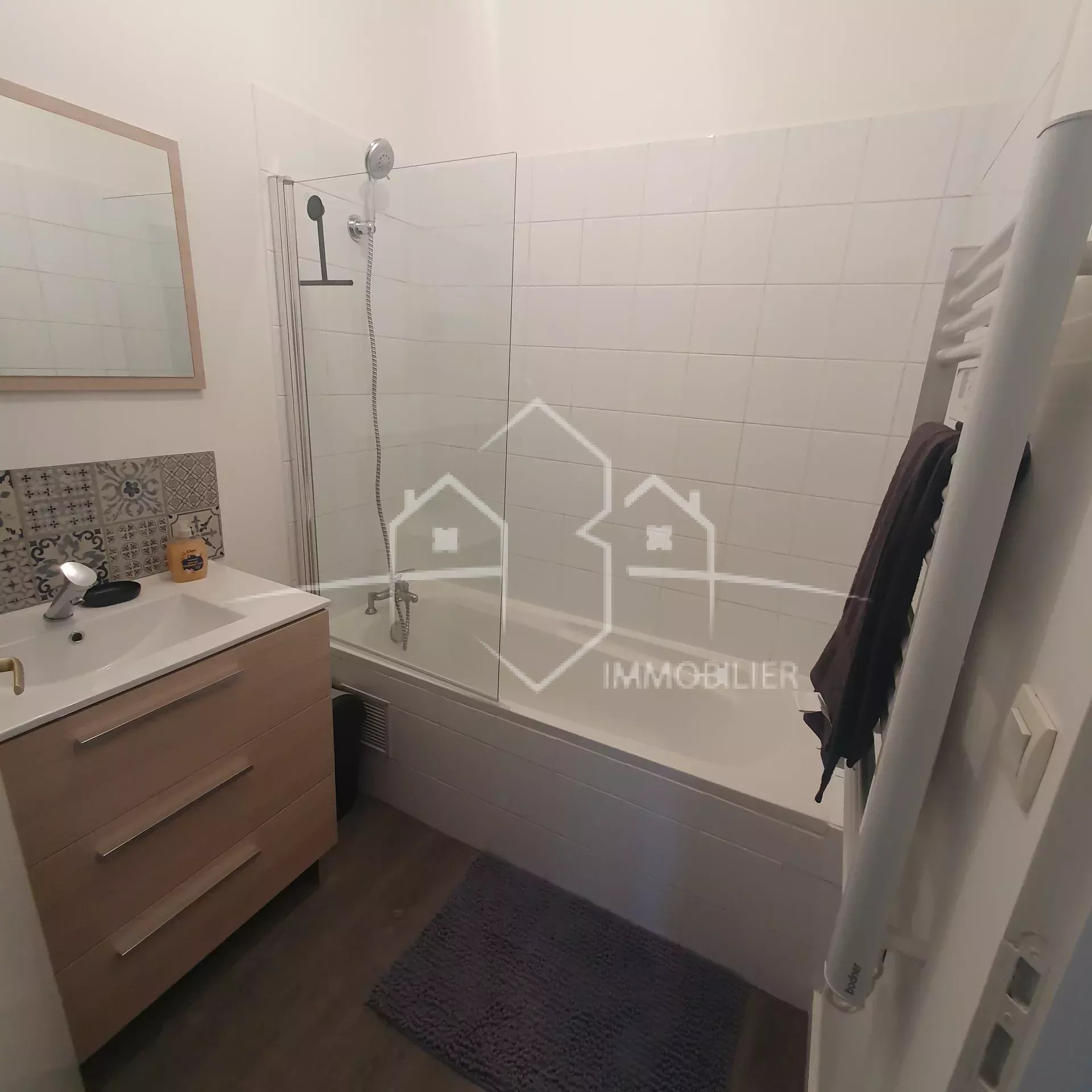 BEAUREPAIRE T2 meublé 2ème étage