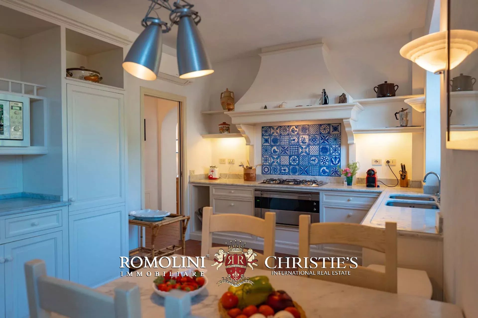 11 Bedroom Villa/Townhouse's Image 108