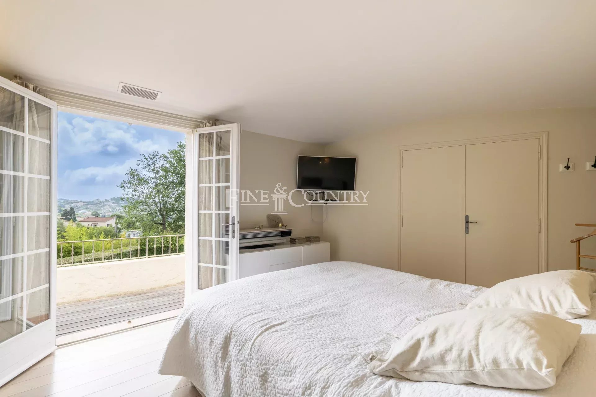 Photo of Villa for sale in Vence with sea and mountains view