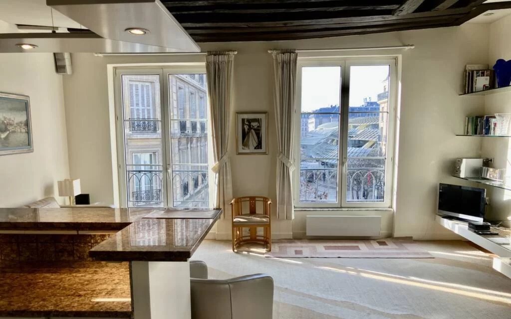 Paris Centre – Châtelet / Montorgueil – 2P avec vue dégagée - Image Array