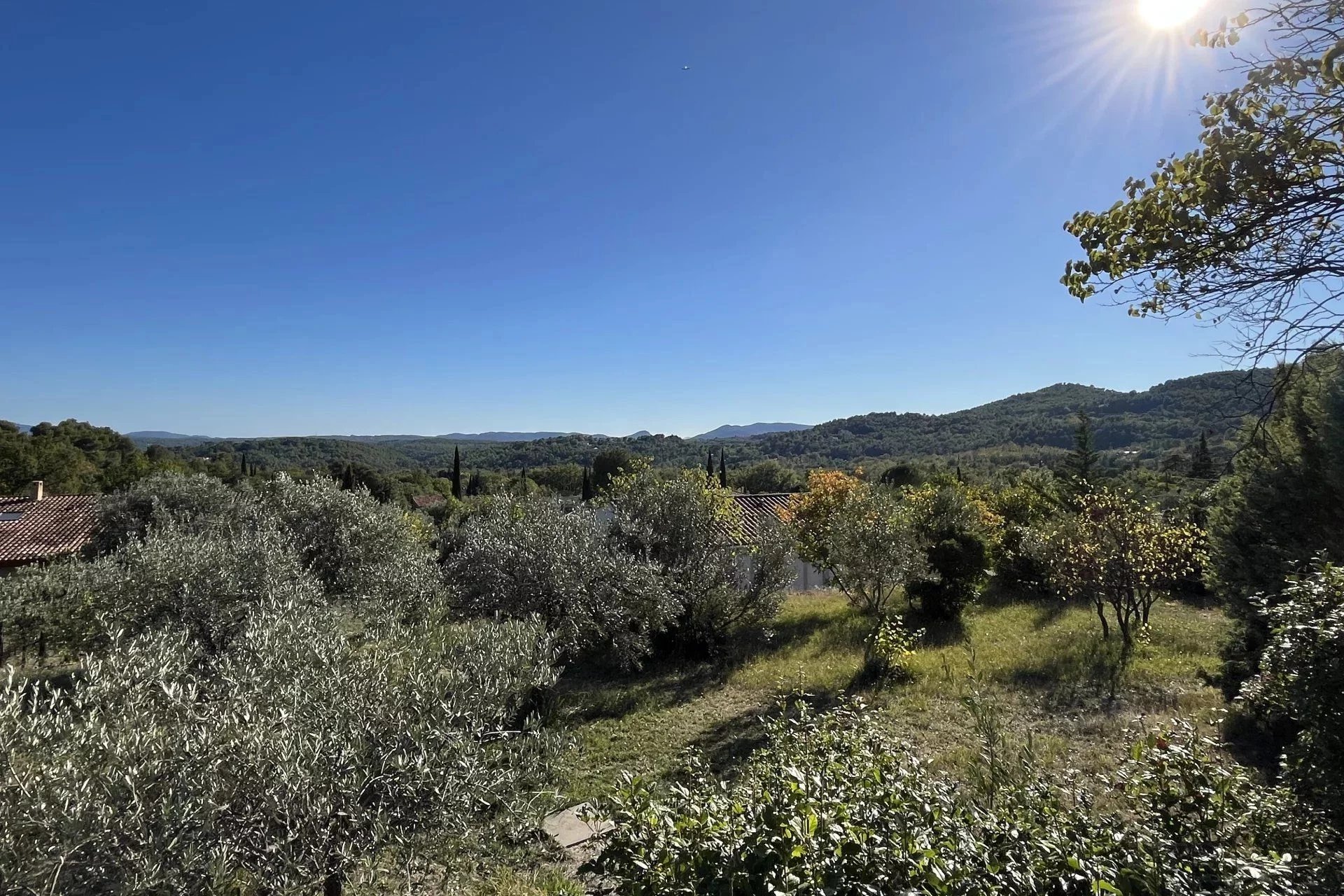 Single-storey villa on top location - SEILLANS