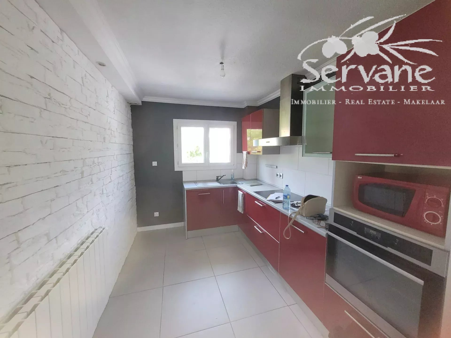 Charming 2-Bedroom Villa with Modern Amenities in Fréjus