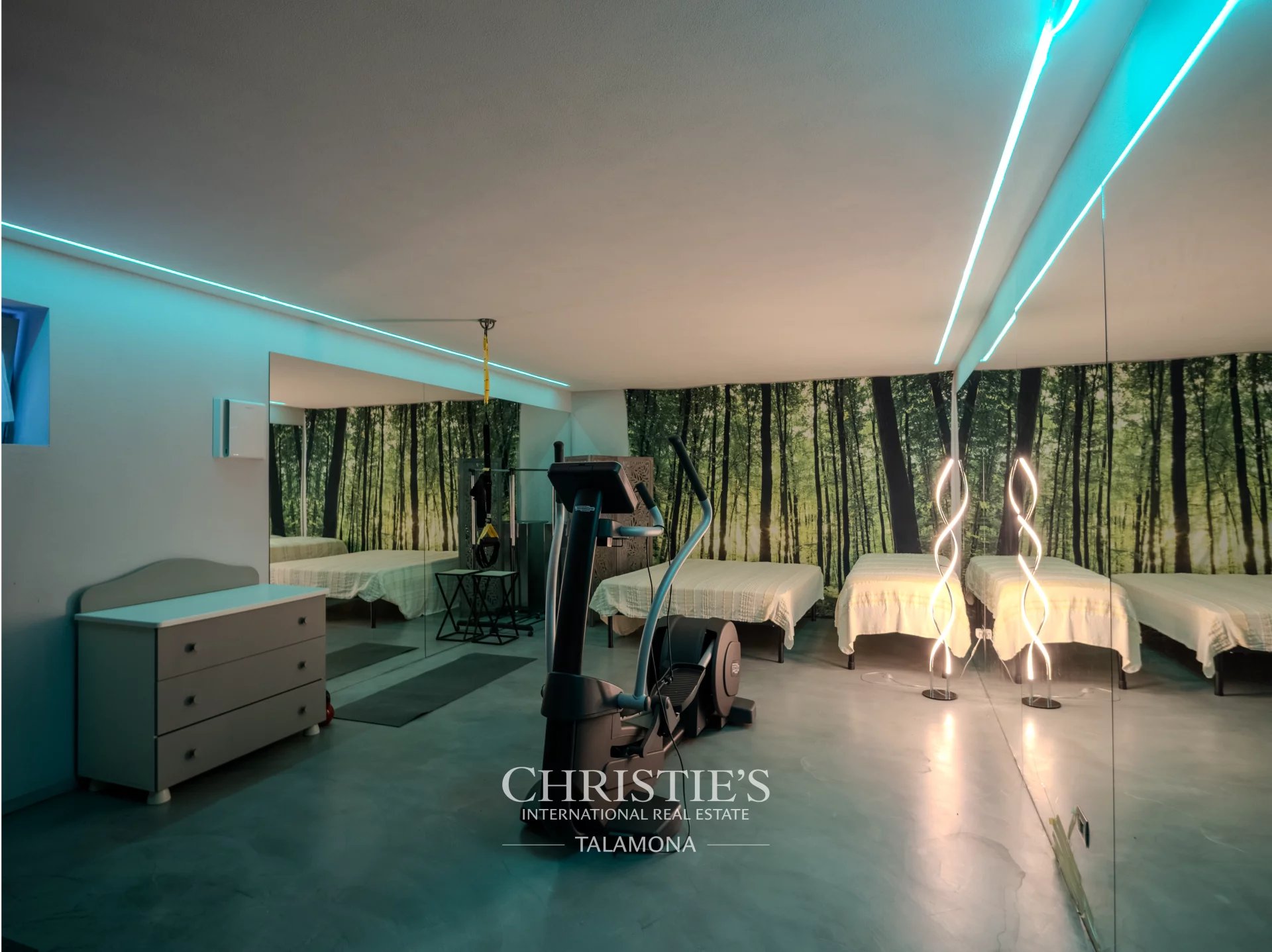 4 Bedroom Villa/Townhouse's Image 36
