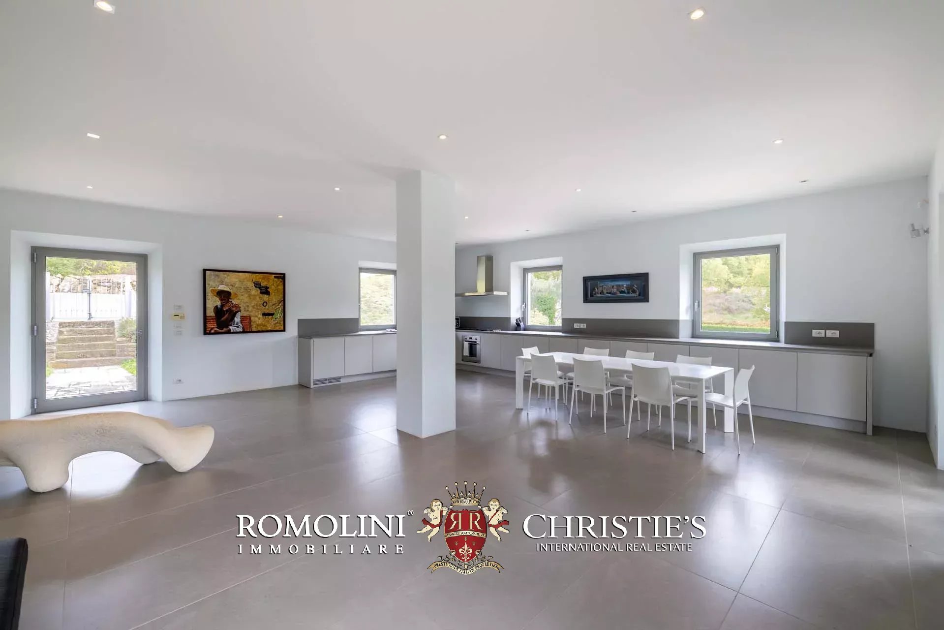 7 Bedroom Villa/Townhouse's Image 98