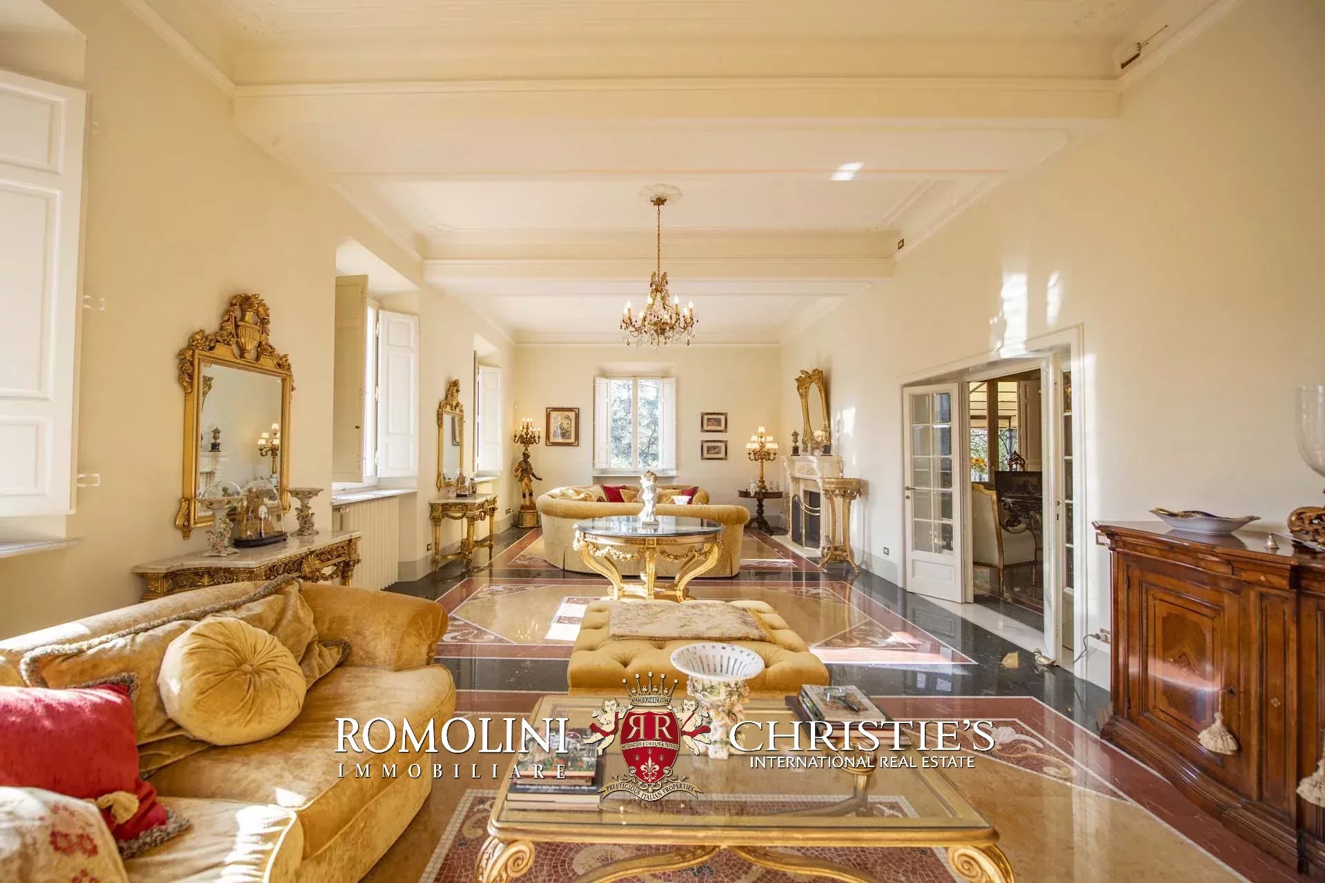 8 Bedroom Villa/Townhouse's Image 10
