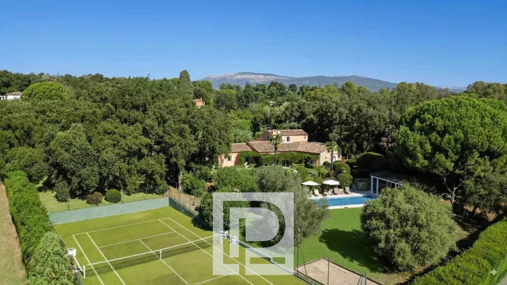 Villa for sale in Mougins — Superb charming property in a peaceful setting Mougins