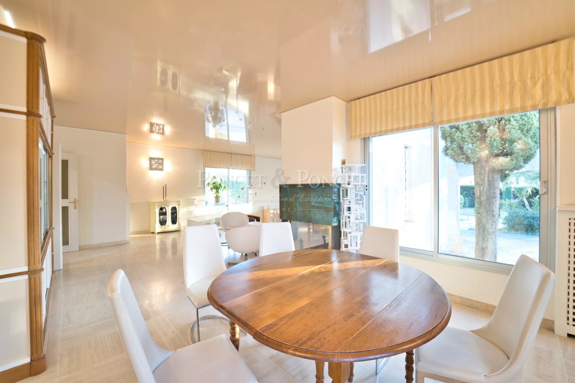 4 Bedroom Villa/Townhouse's Image 7