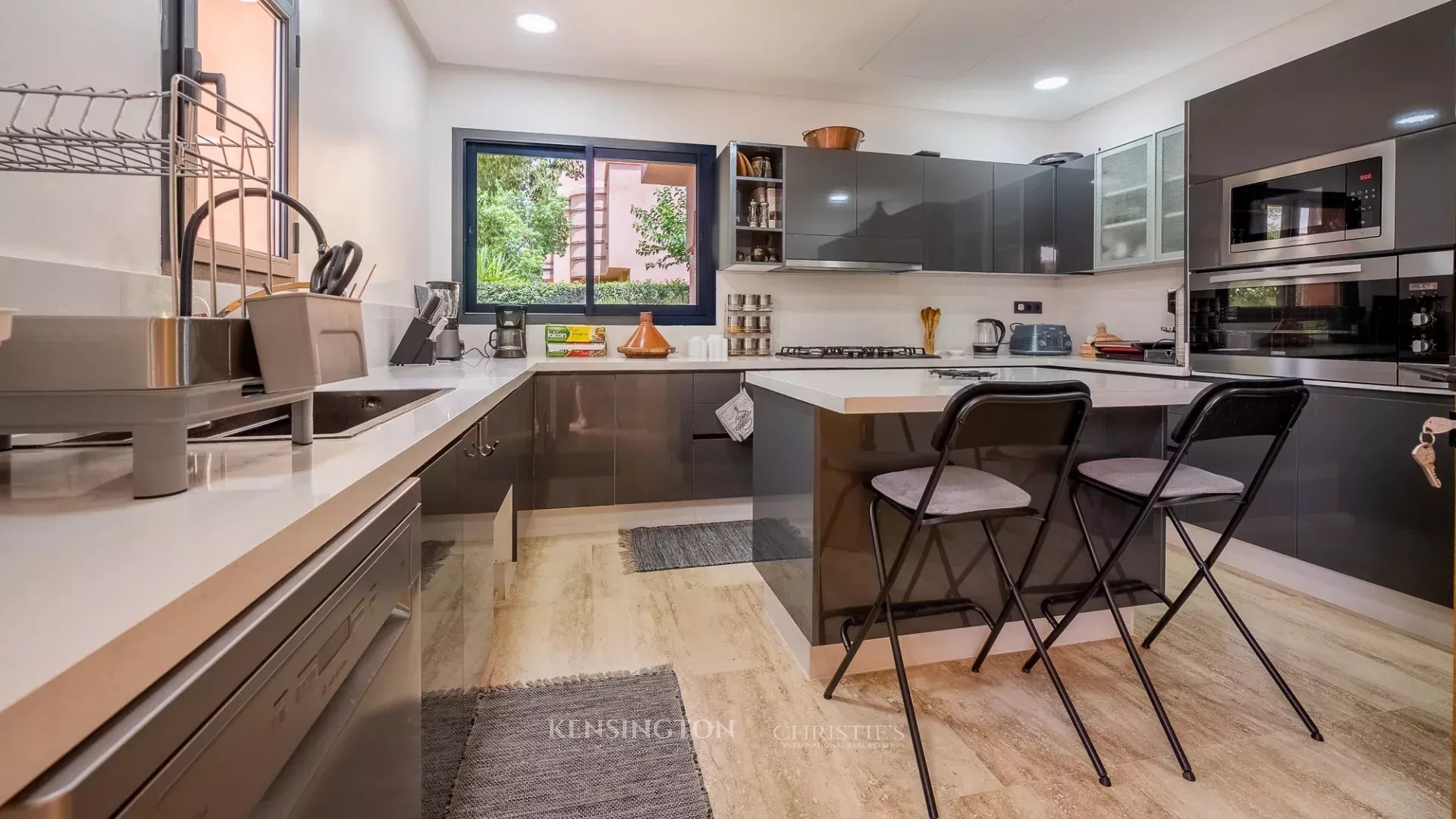 4 Bedroom Villa/Townhouse's Image 7