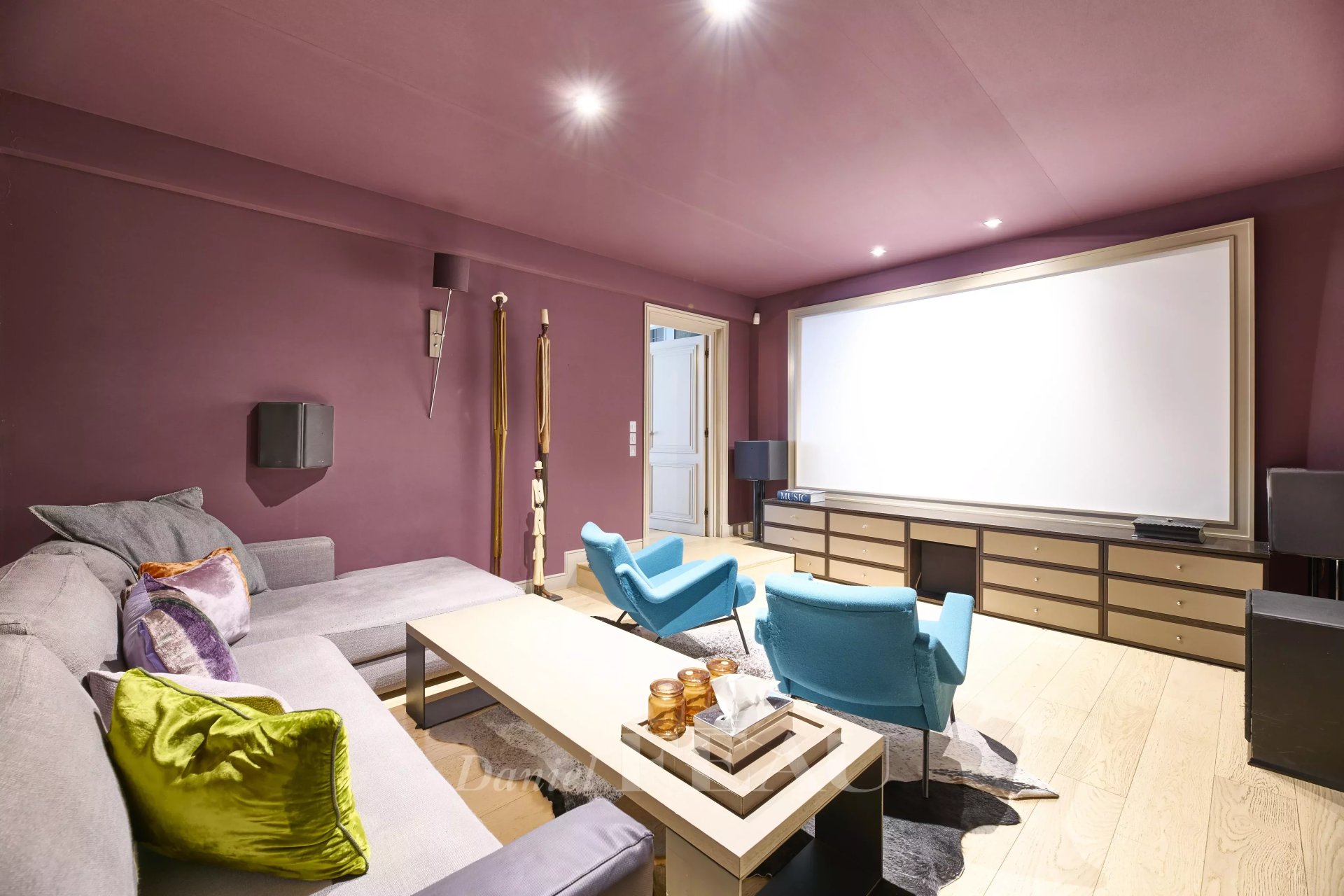6 Bedroom Villa/Townhouse's Image 22