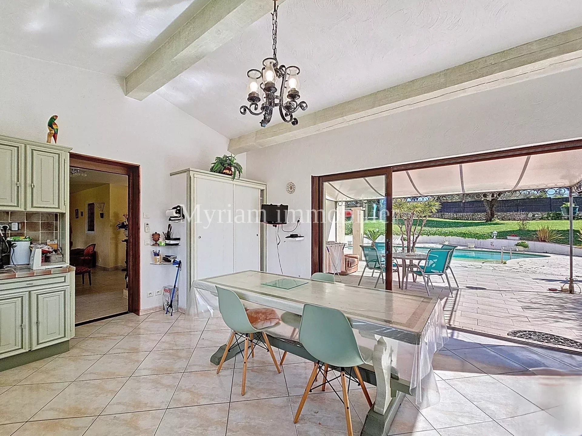 5-room house with swimming pool and clear view in PEYMEINADE
