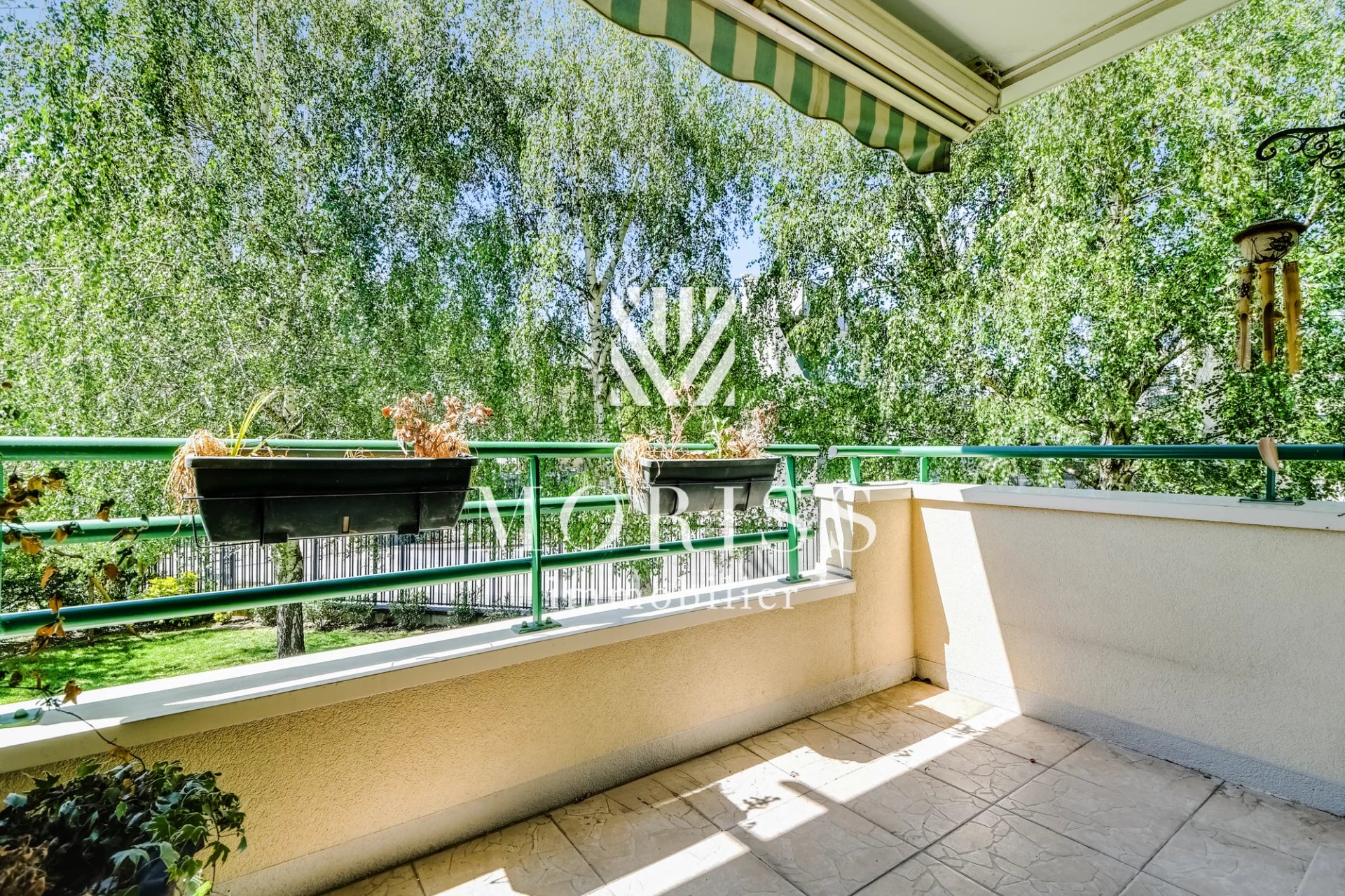 2 PIÈCES VUE JARDIN / BALCON / METRO LIGNE 14 ET 13 / PORTES DE - Image Array