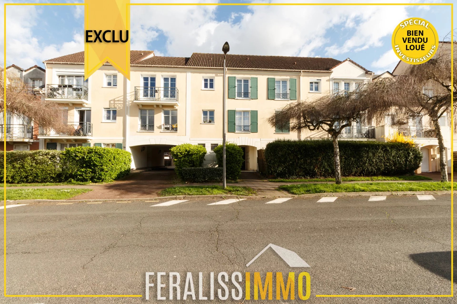 Beau studio vendu loué, proche des commodités !