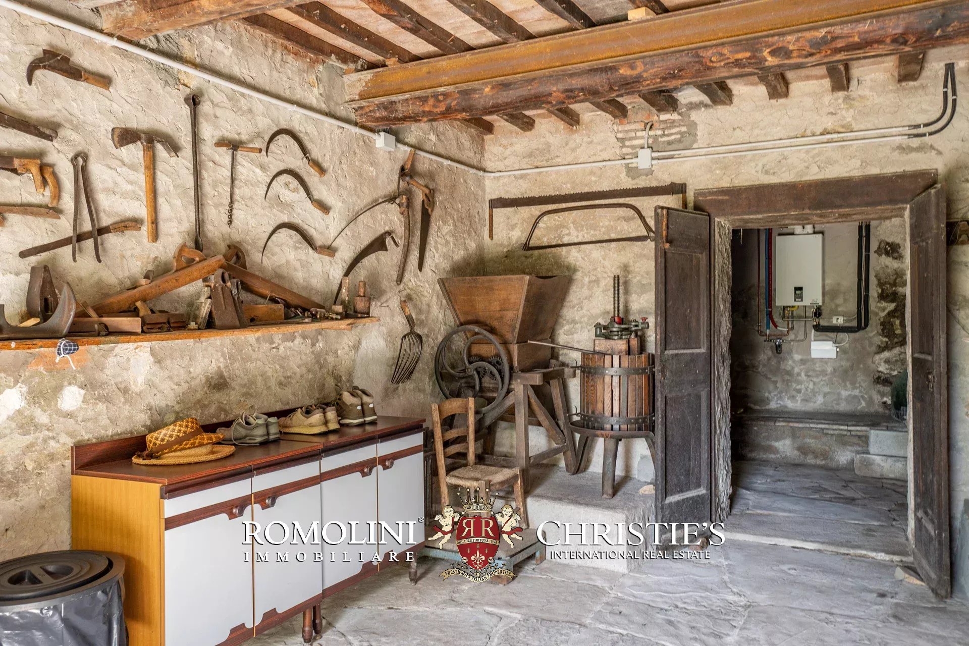 6 Bedroom Villa/Townhouse's Image 73