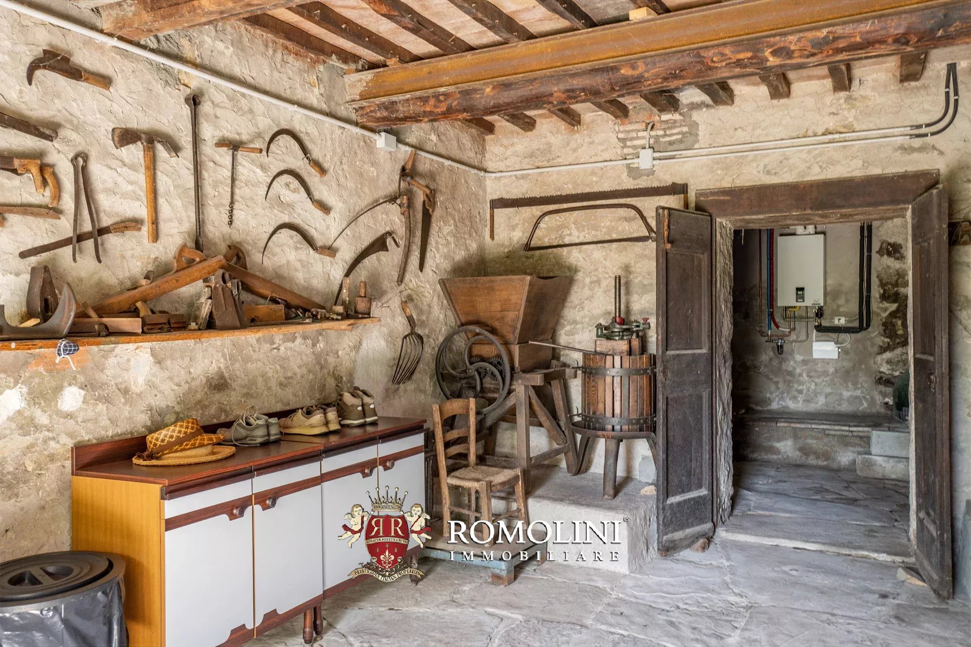 6 Bedroom Villa/Townhouse's Image 74