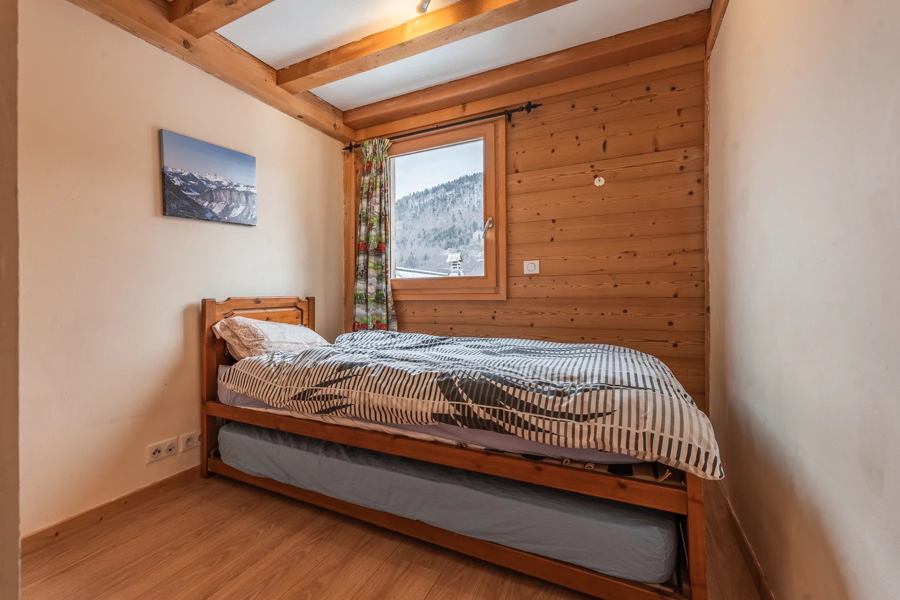 Photo of MORZINE - Large 8 bedroom chalet in Morzine