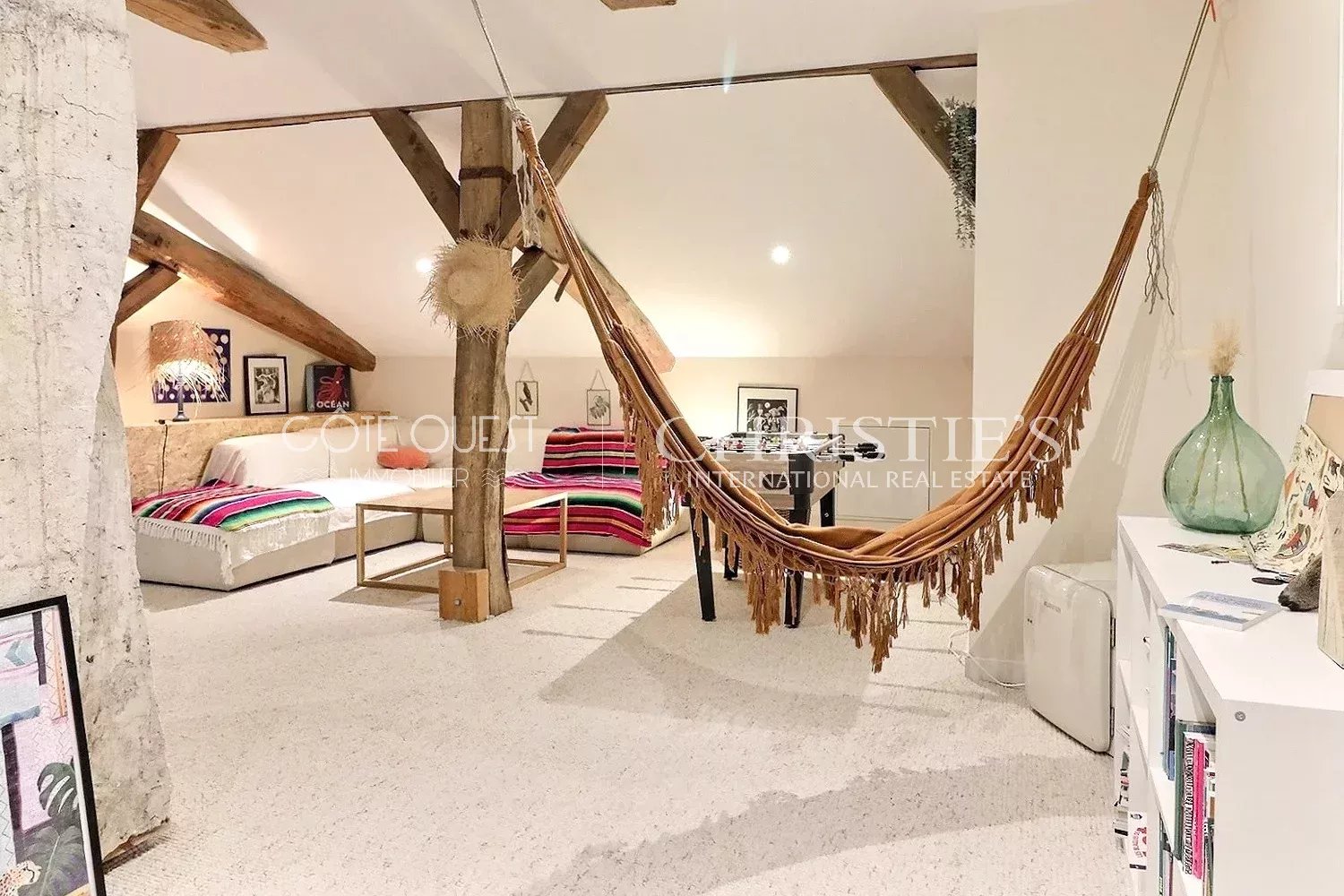 6 Bedroom Villa/Townhouse's Image 8
