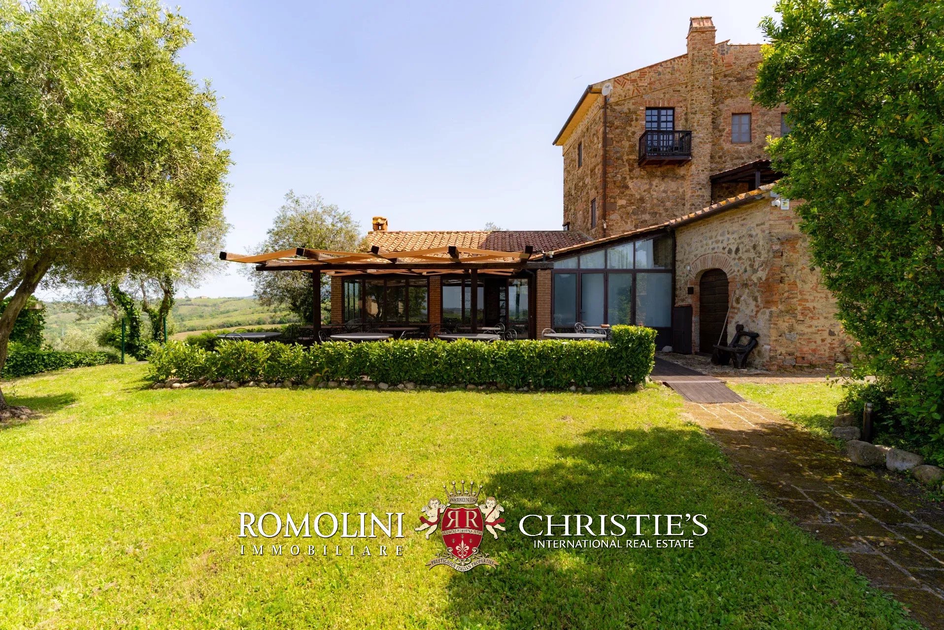 13 Bedroom Villa/Townhouse's Image 25