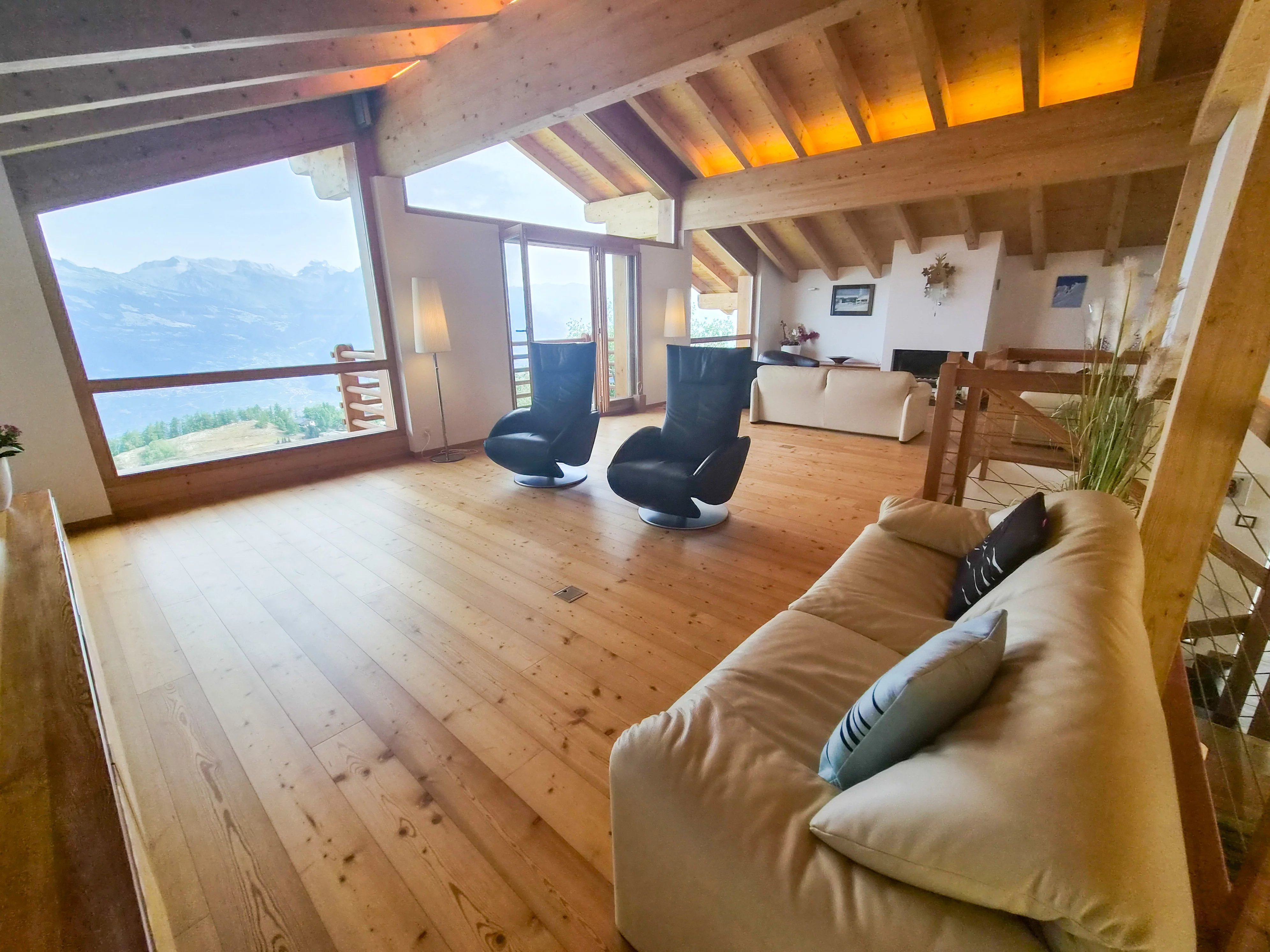 Chalet d'exception au bord du bisse et proche des pistes de skis, à Nendaz !