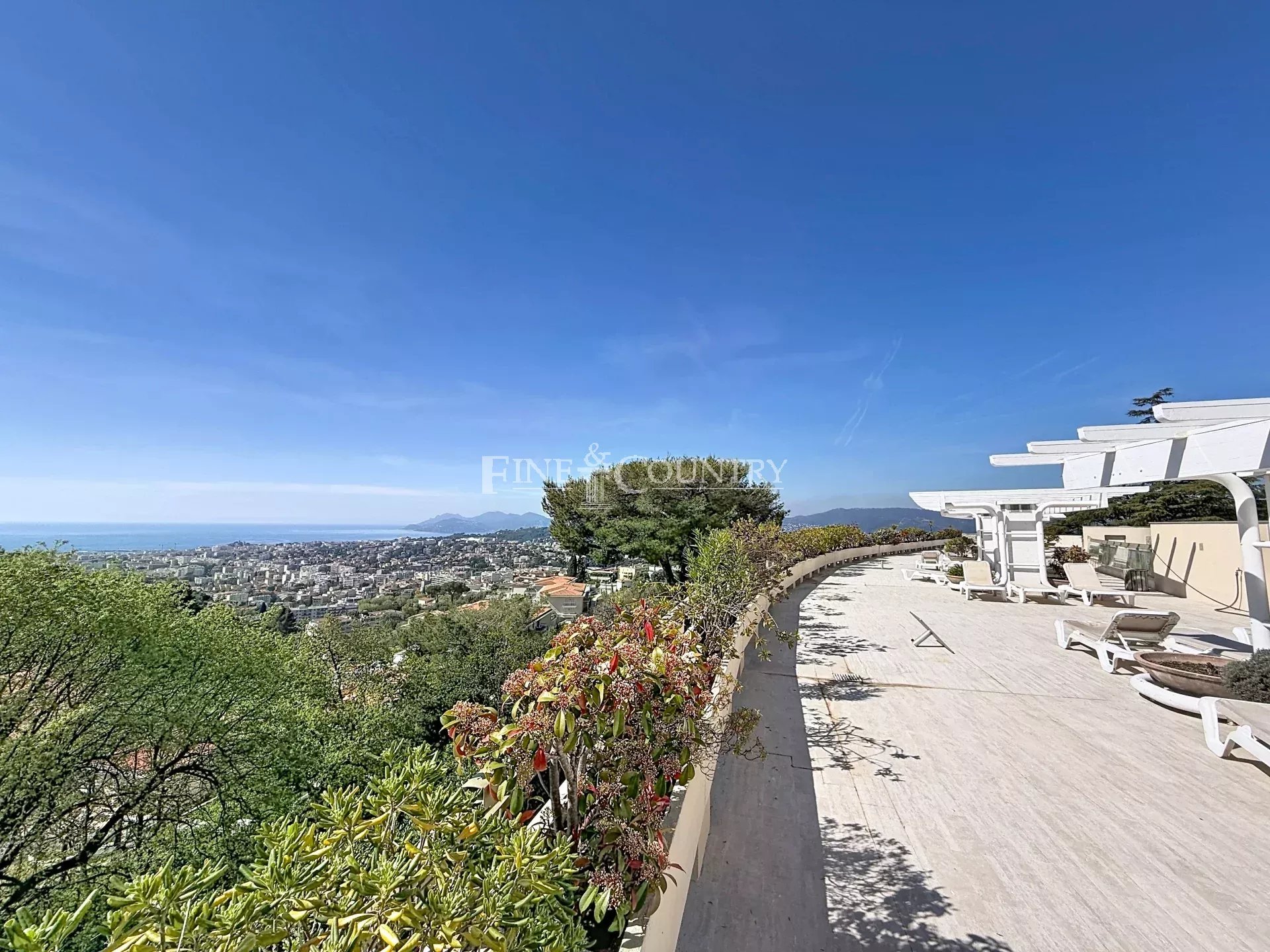 Apartment for sale in Le Cannet sea view Accommodation in Cannes