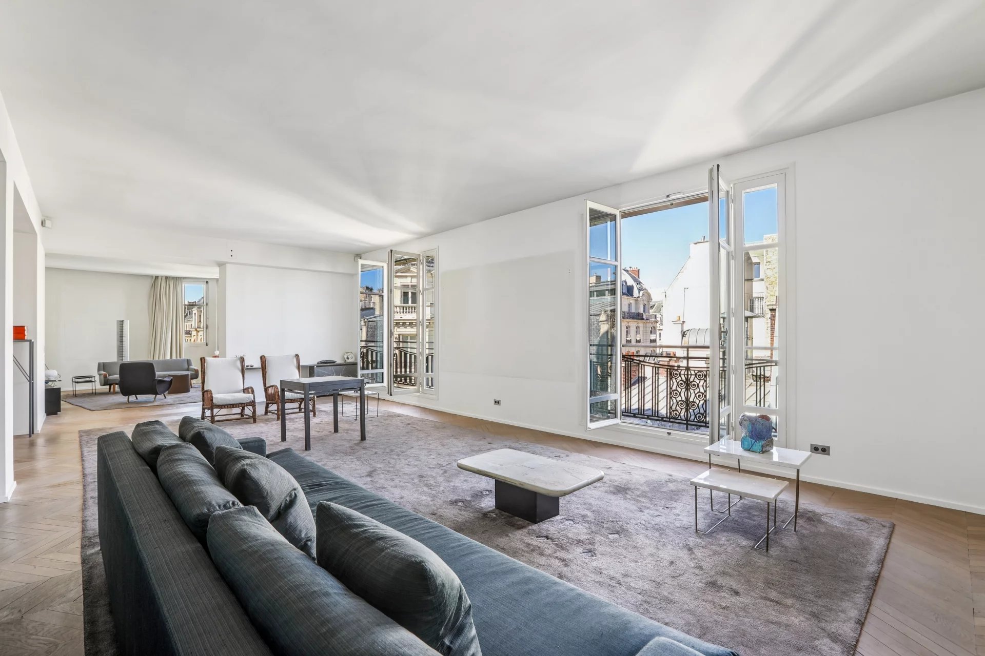 Sale Apartment Paris 16th