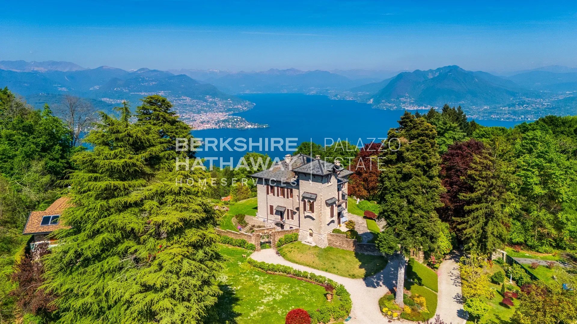 Historic Panoramic Villa with Botanical Park and Lake View