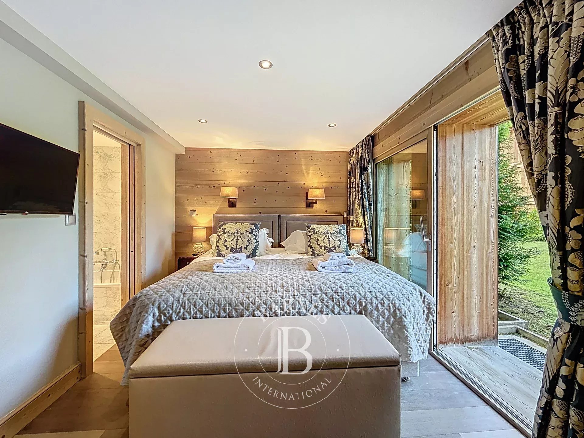 Photo of Les Gets - Chalet - 310 sqm - 6 bedrooms