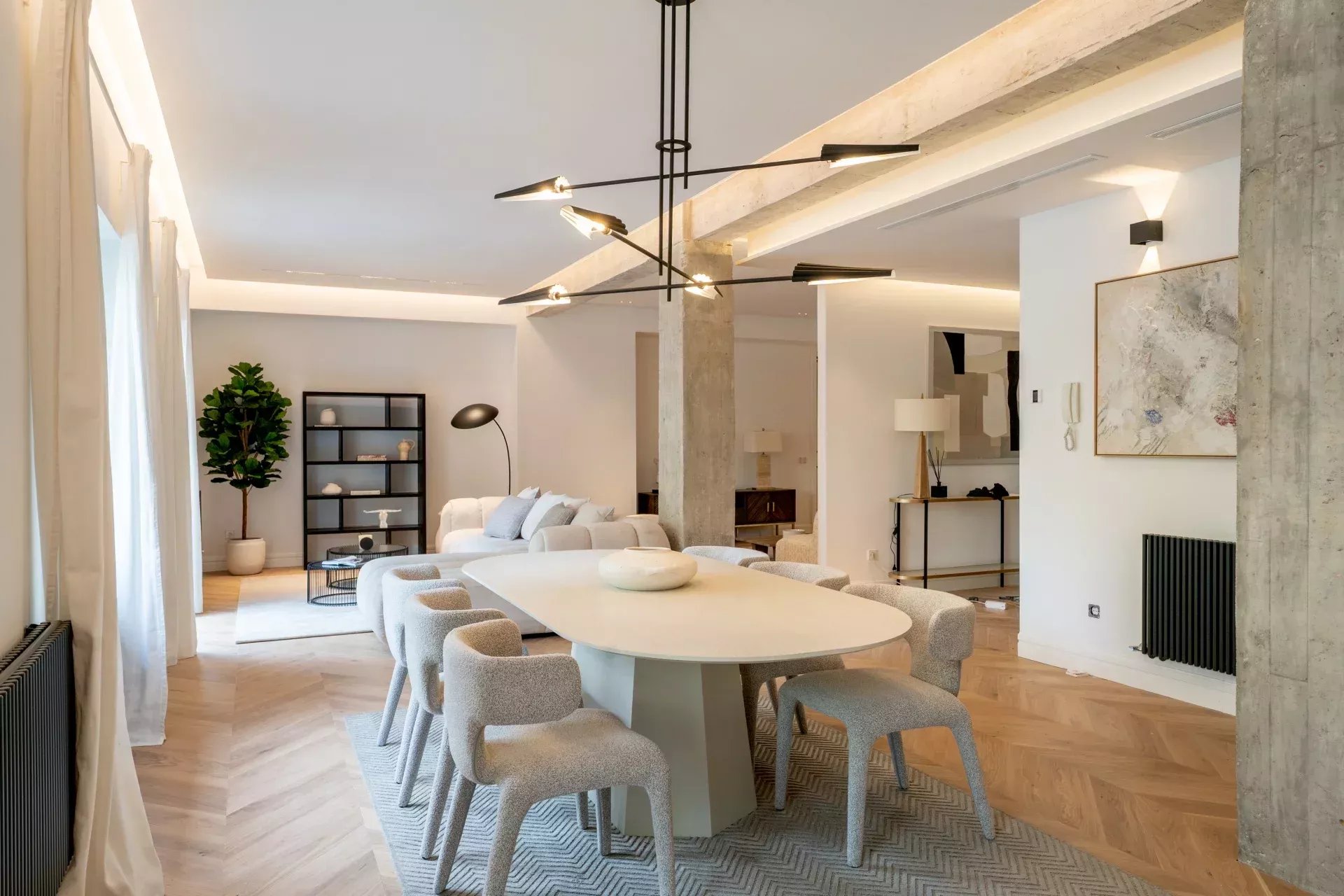 Brand New Exclusive Luxury Property on the Golden Mile - picture 4