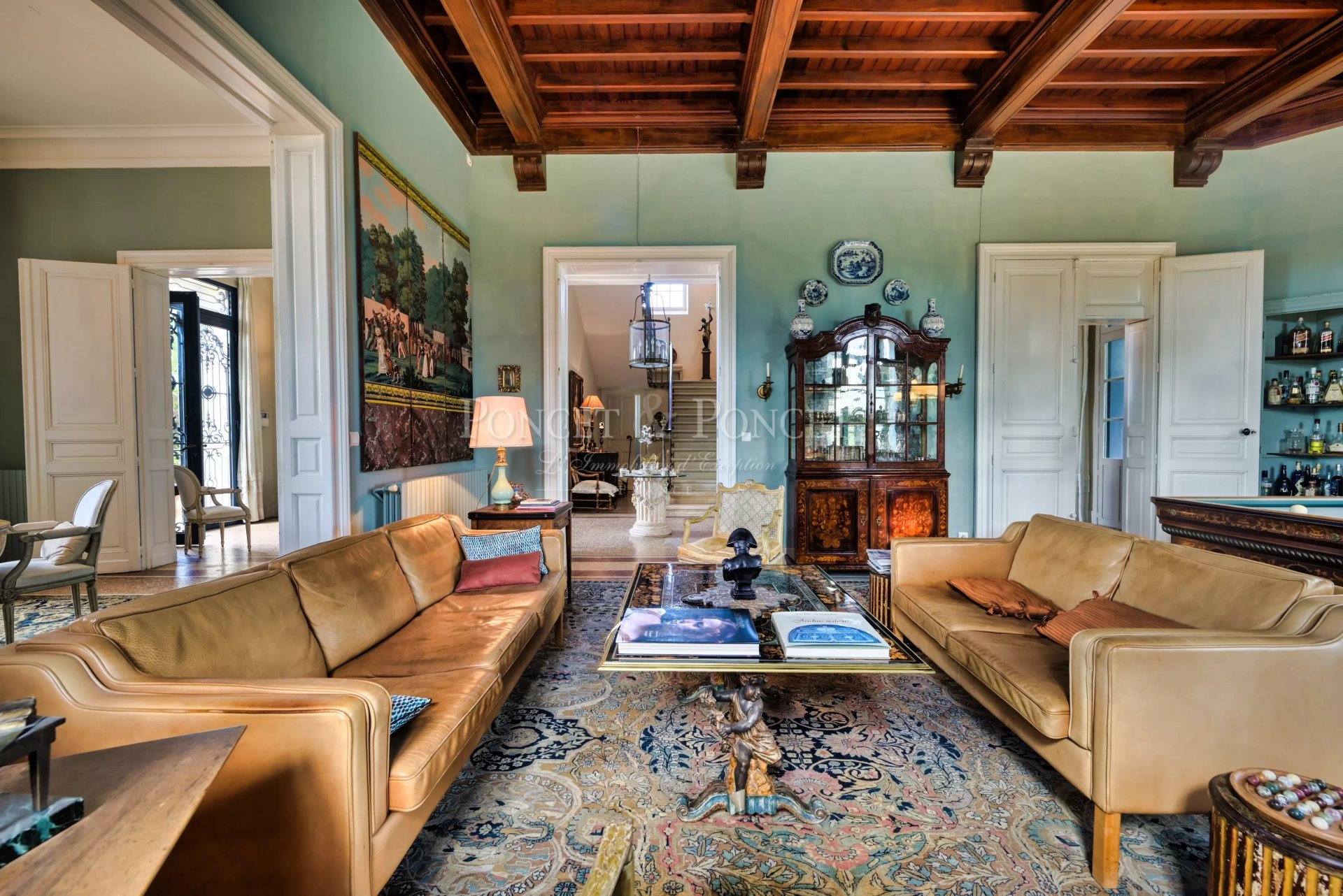 6 Bedroom Villa/Townhouse's Image 9