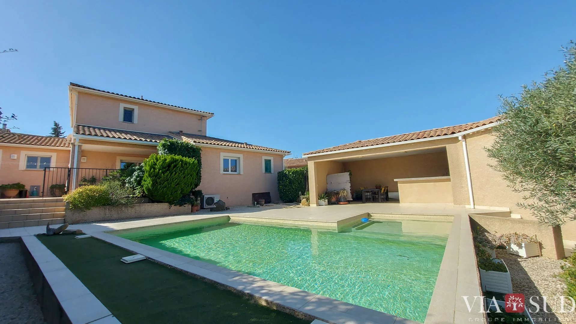 A 5 min de Pézenas, Belle villa d'architecte avec piscine.