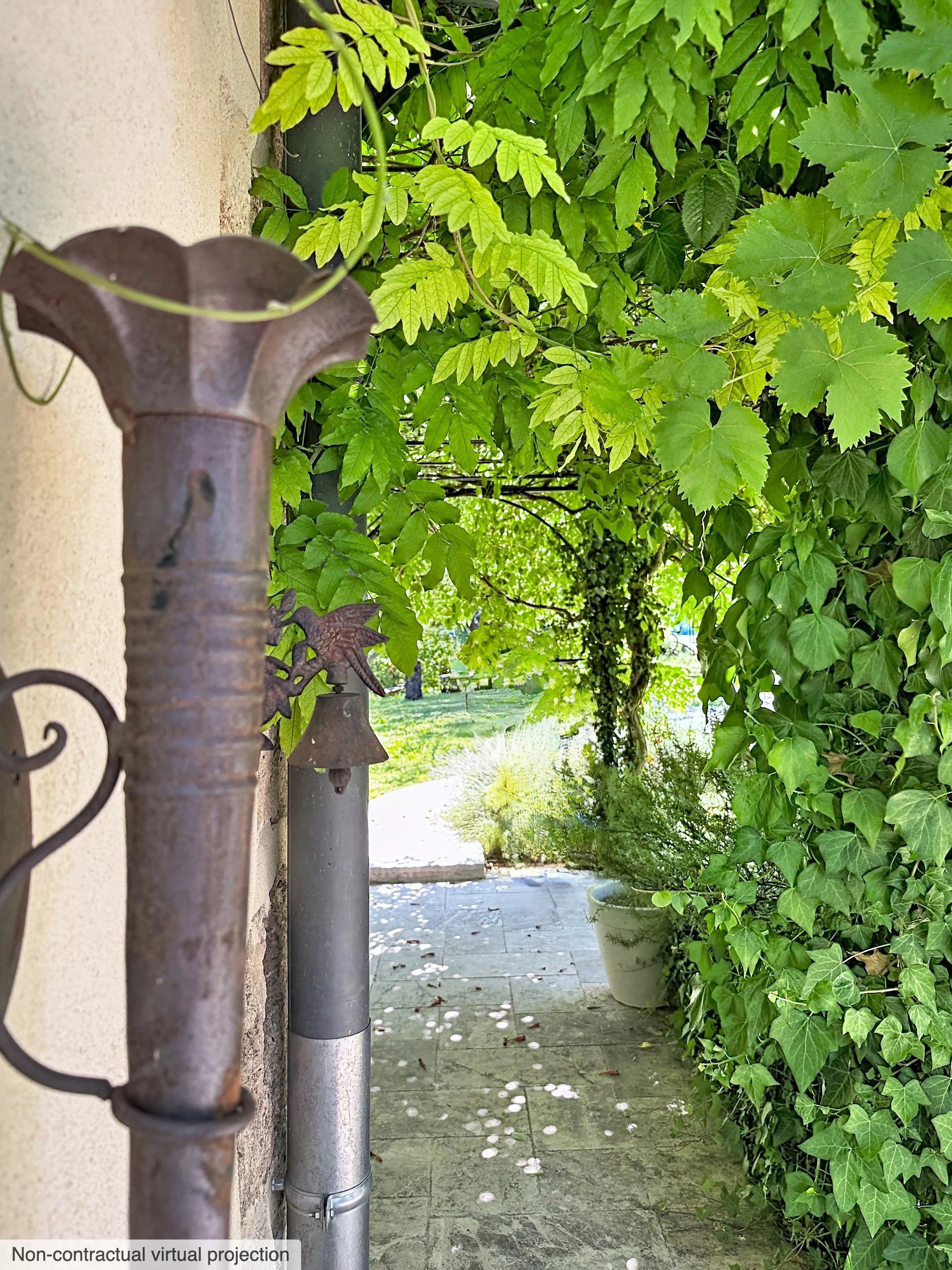Exceptional property with 19th-century mill, detached villa, 2 pools on 1.6 hectares