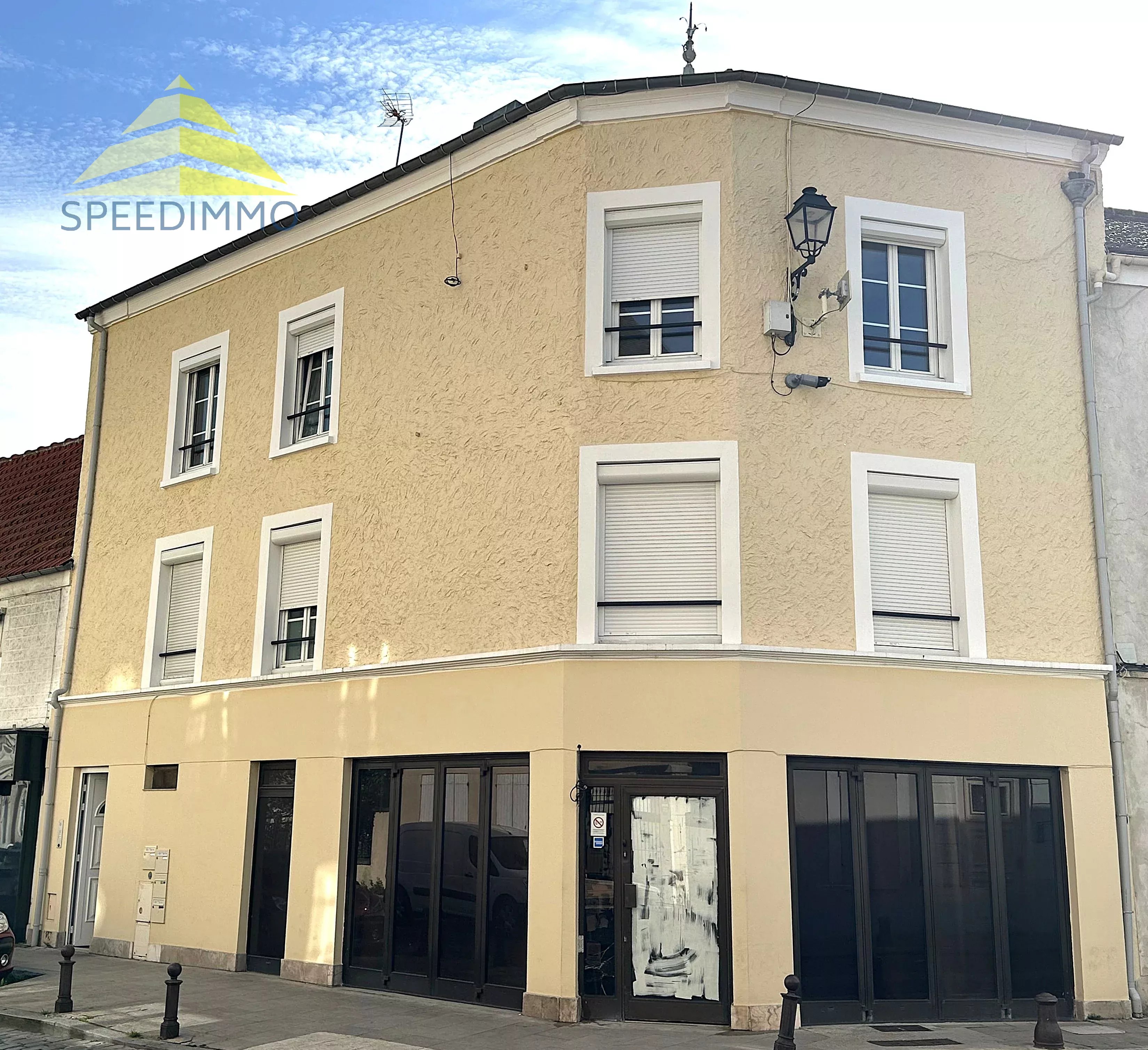 IMMEUBLE DE RAPPORT – COMMERCE + 3 APPARTEMENTS