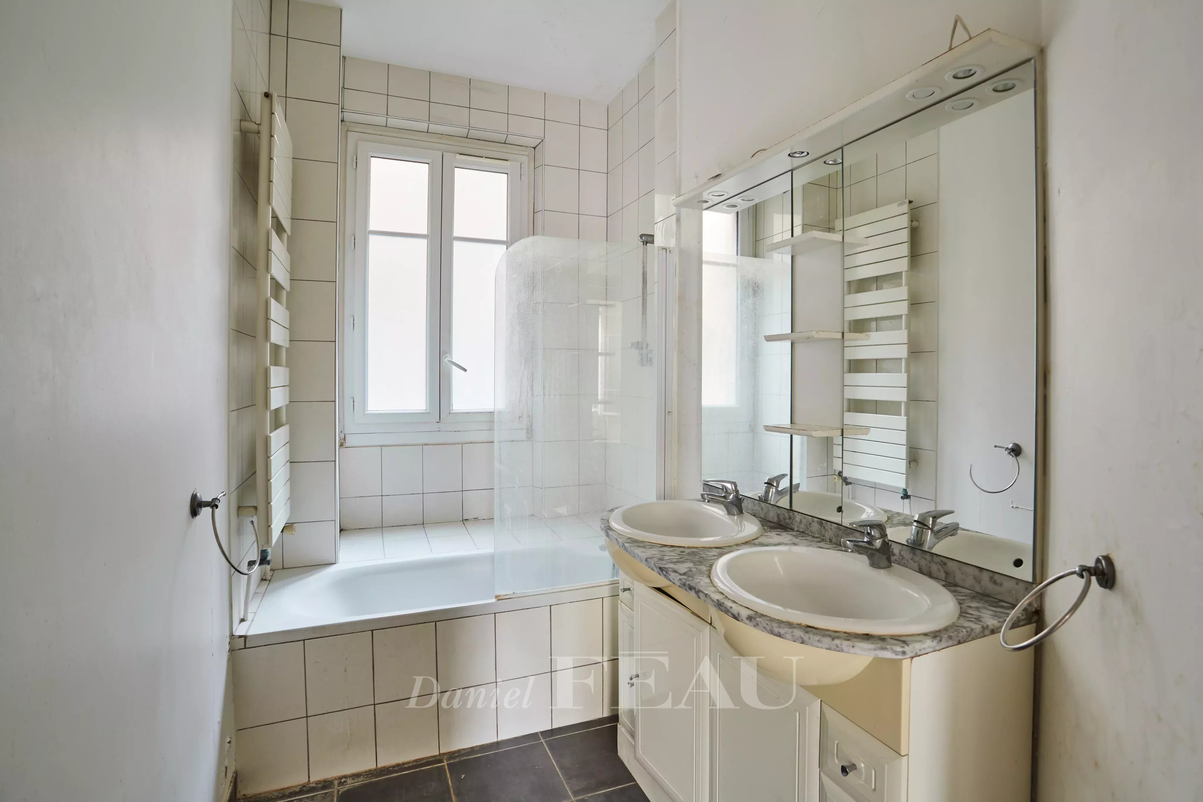 Sale Apartment Paris 7th
