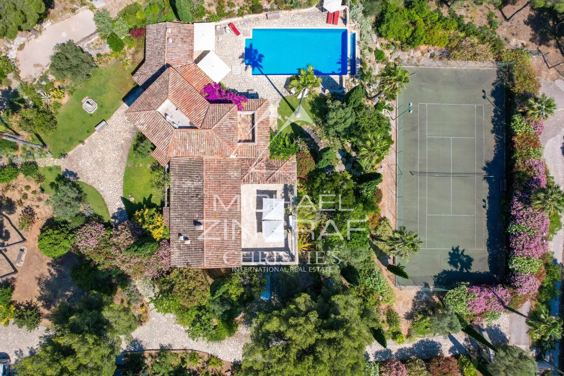 12 Bedroom Villa/Townhouse's Image 21