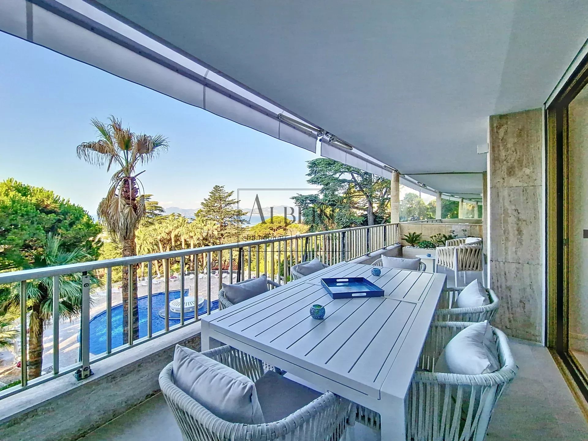 CANNES – CALIFORNIE – APPARTEMENT 122 M² – VUE MER – RÉSIDENCE DE PRESTIGE