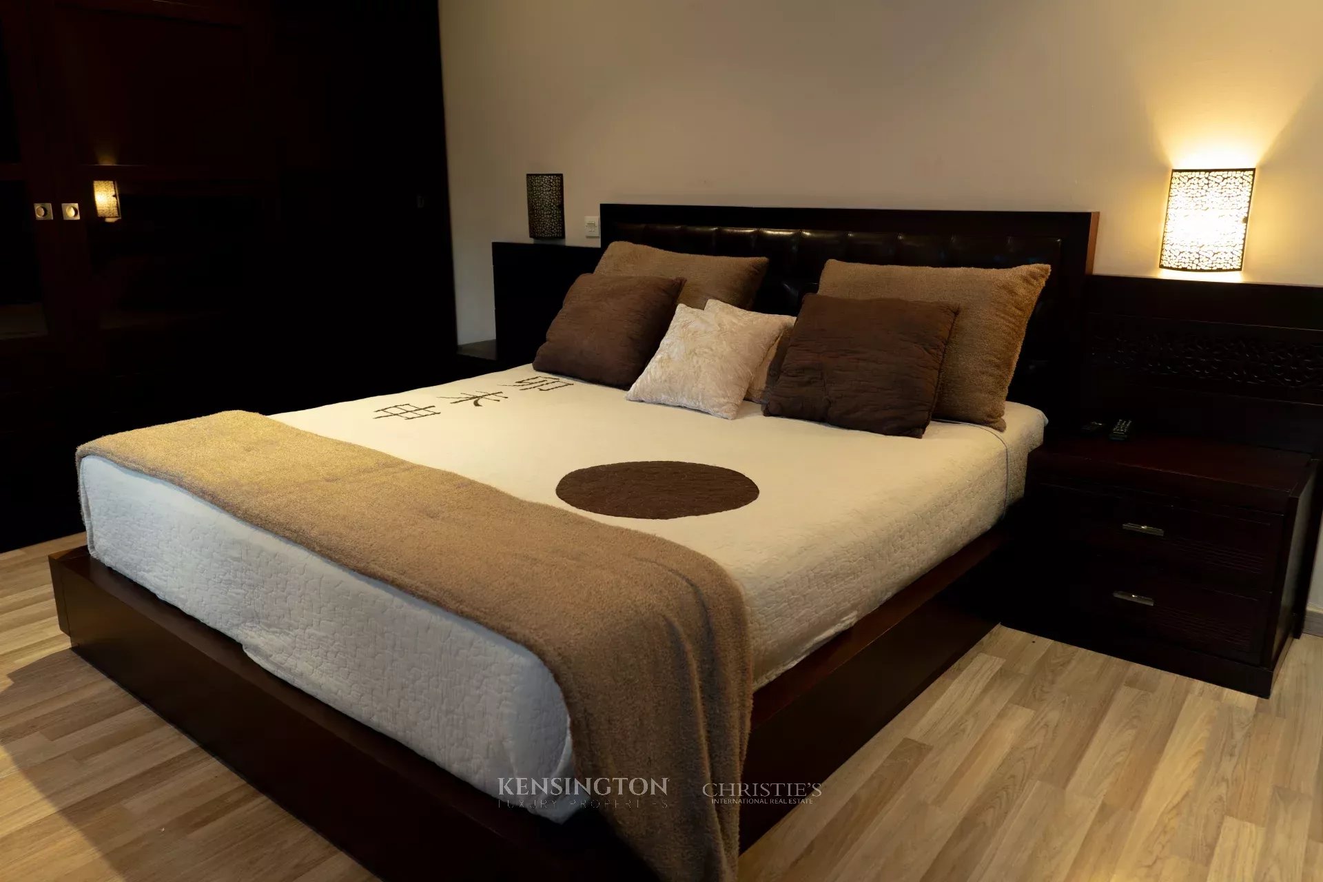 5 Bedroom Villa/Townhouse's Image 8